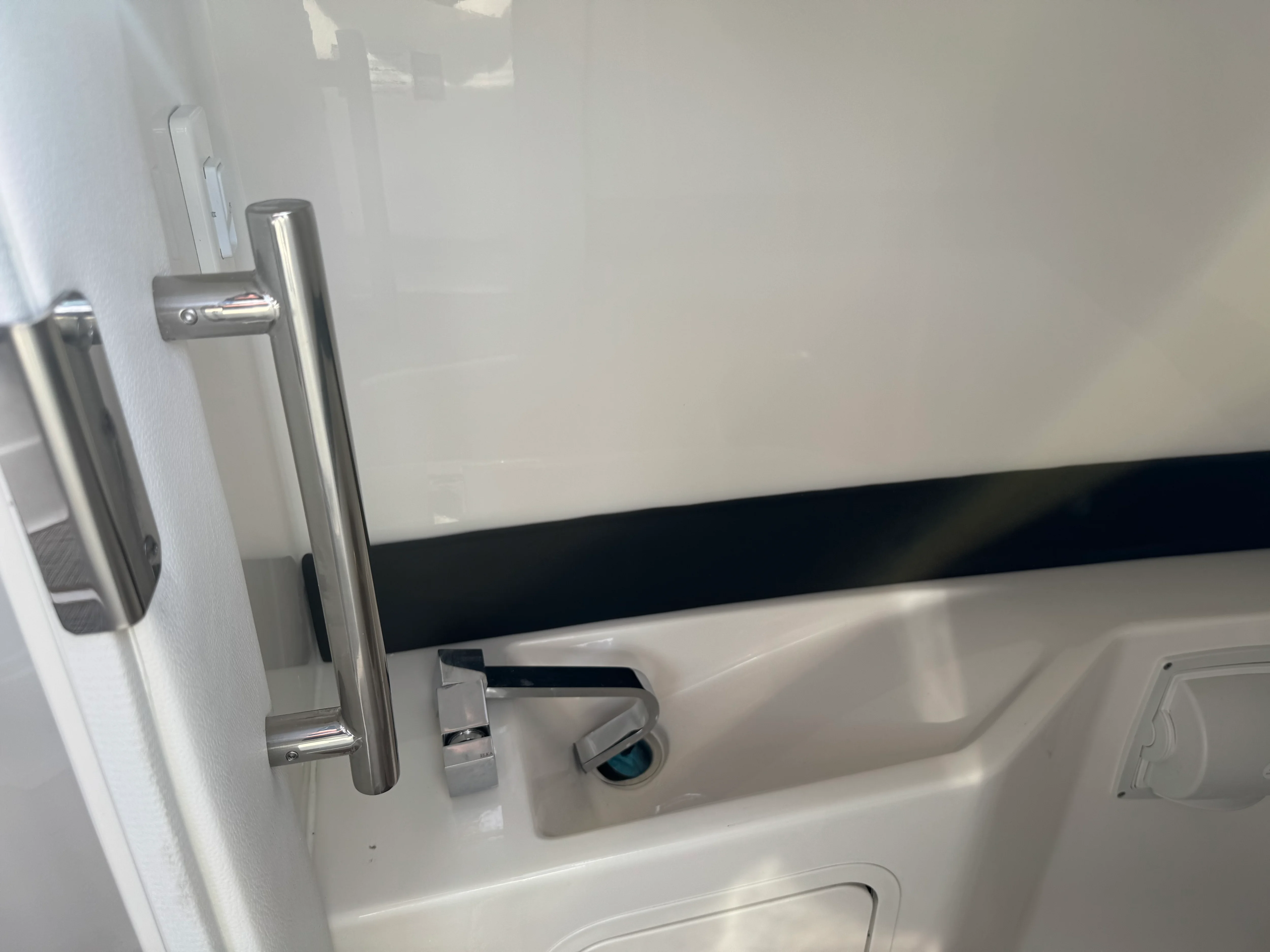 2026 Sea Ray SLX 260 Image Thumbnail #41