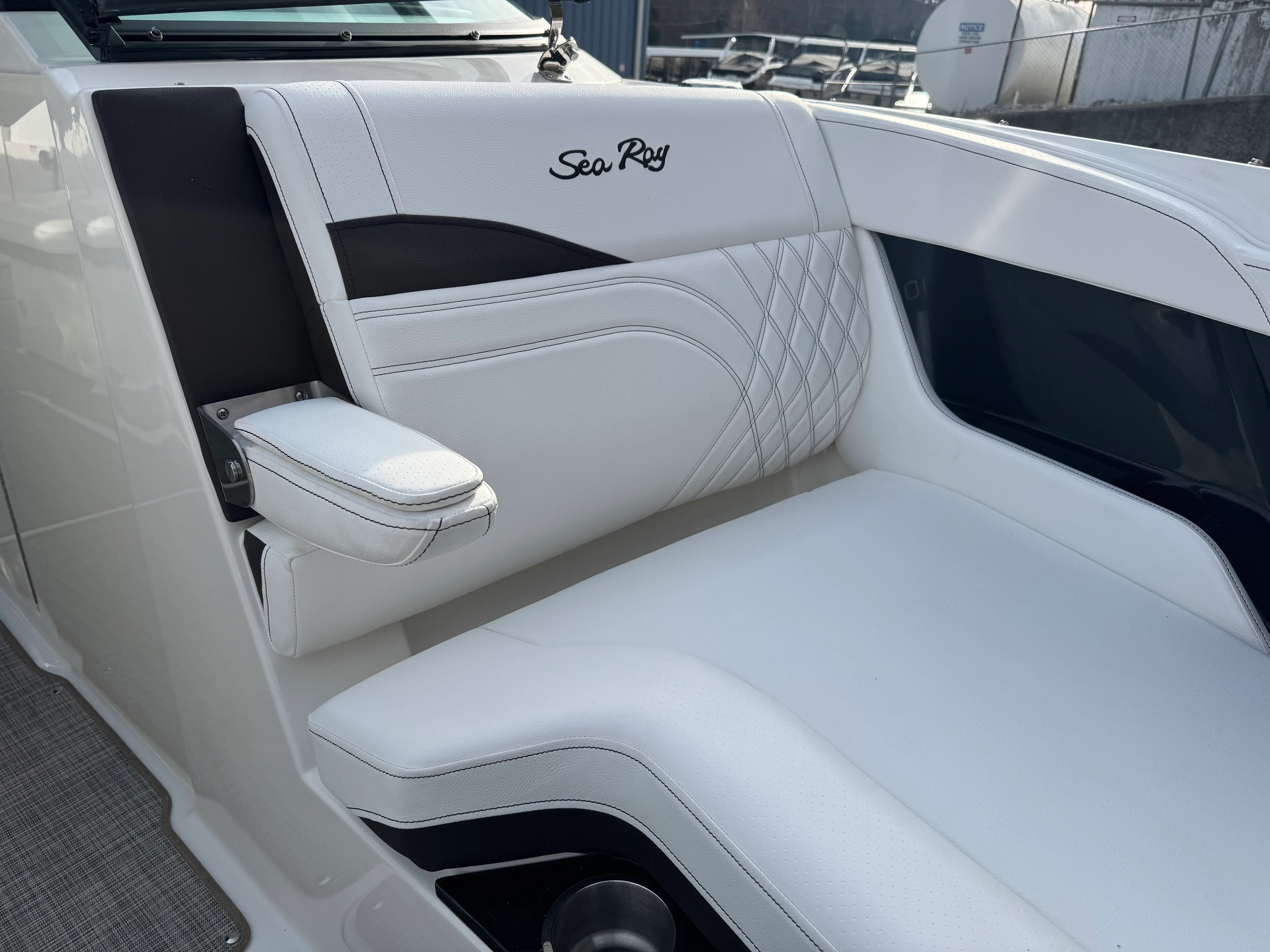 2026 Sea Ray SLX 260 Image Thumbnail #33