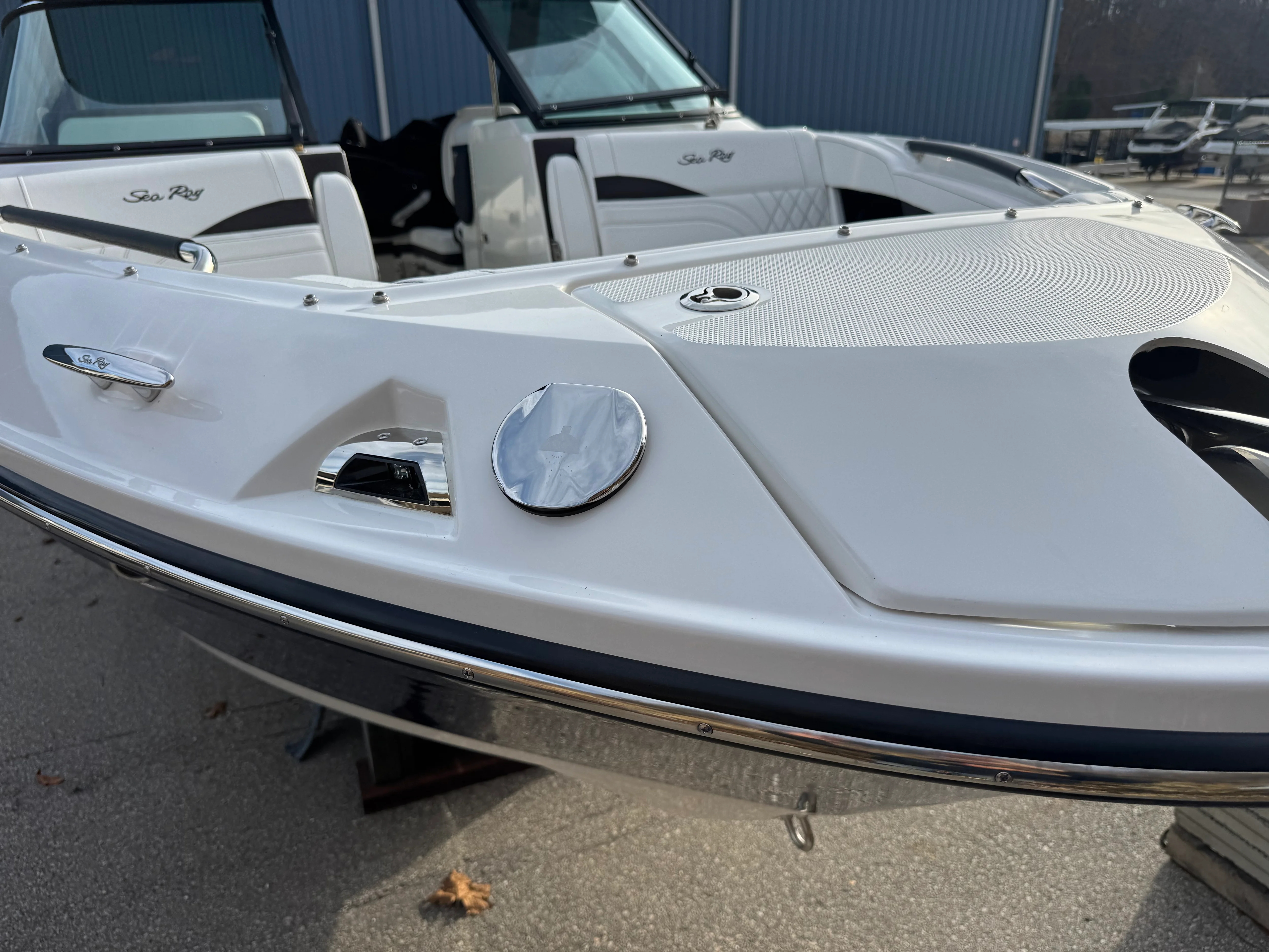 2026 Sea Ray SLX 260 Image Thumbnail #4