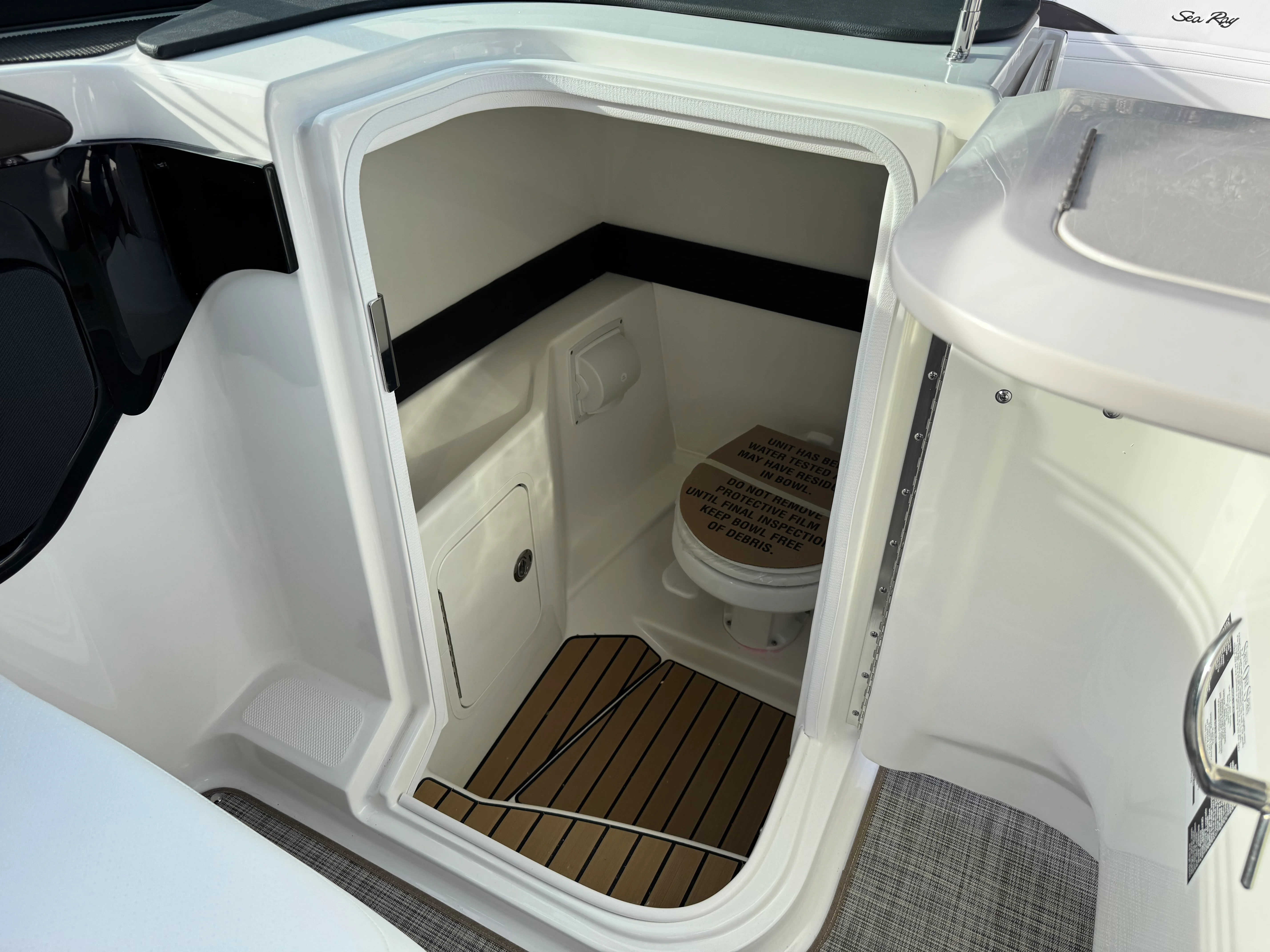 2026 Sea Ray SLX 260 Image Thumbnail #40