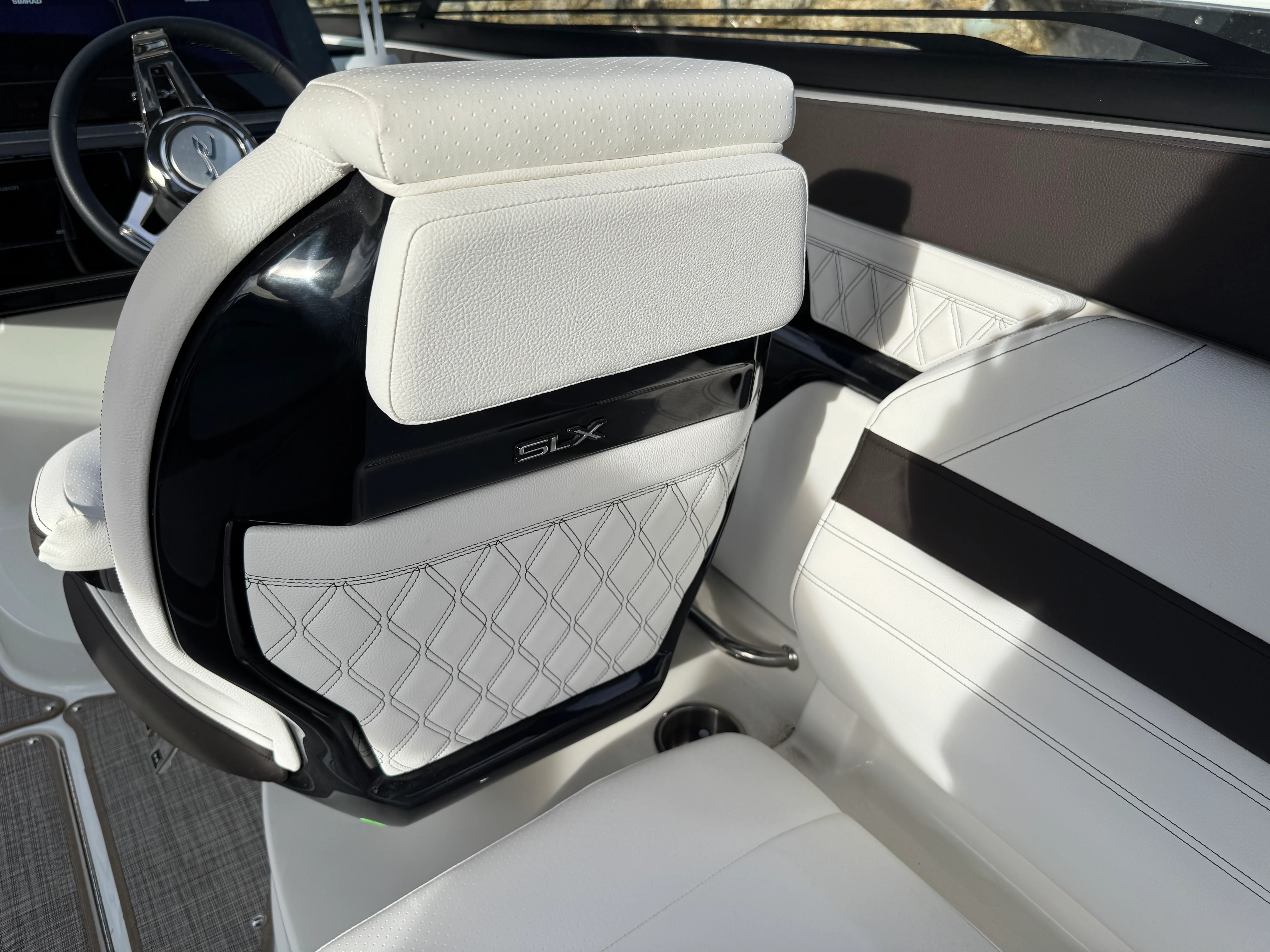 2026 Sea Ray SLX 260 Image Thumbnail #26