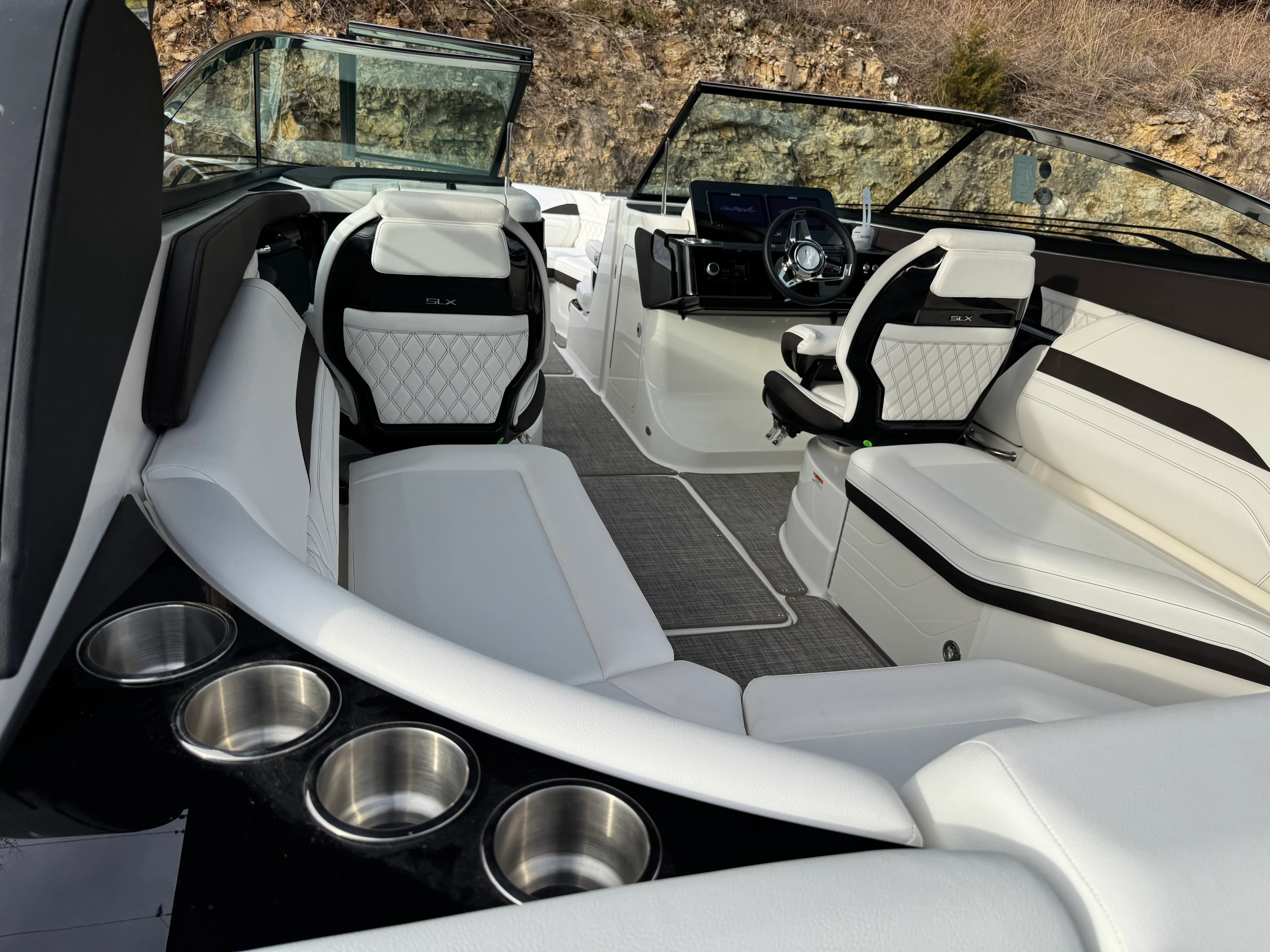 2026 Sea Ray SLX 260 Image Thumbnail #19