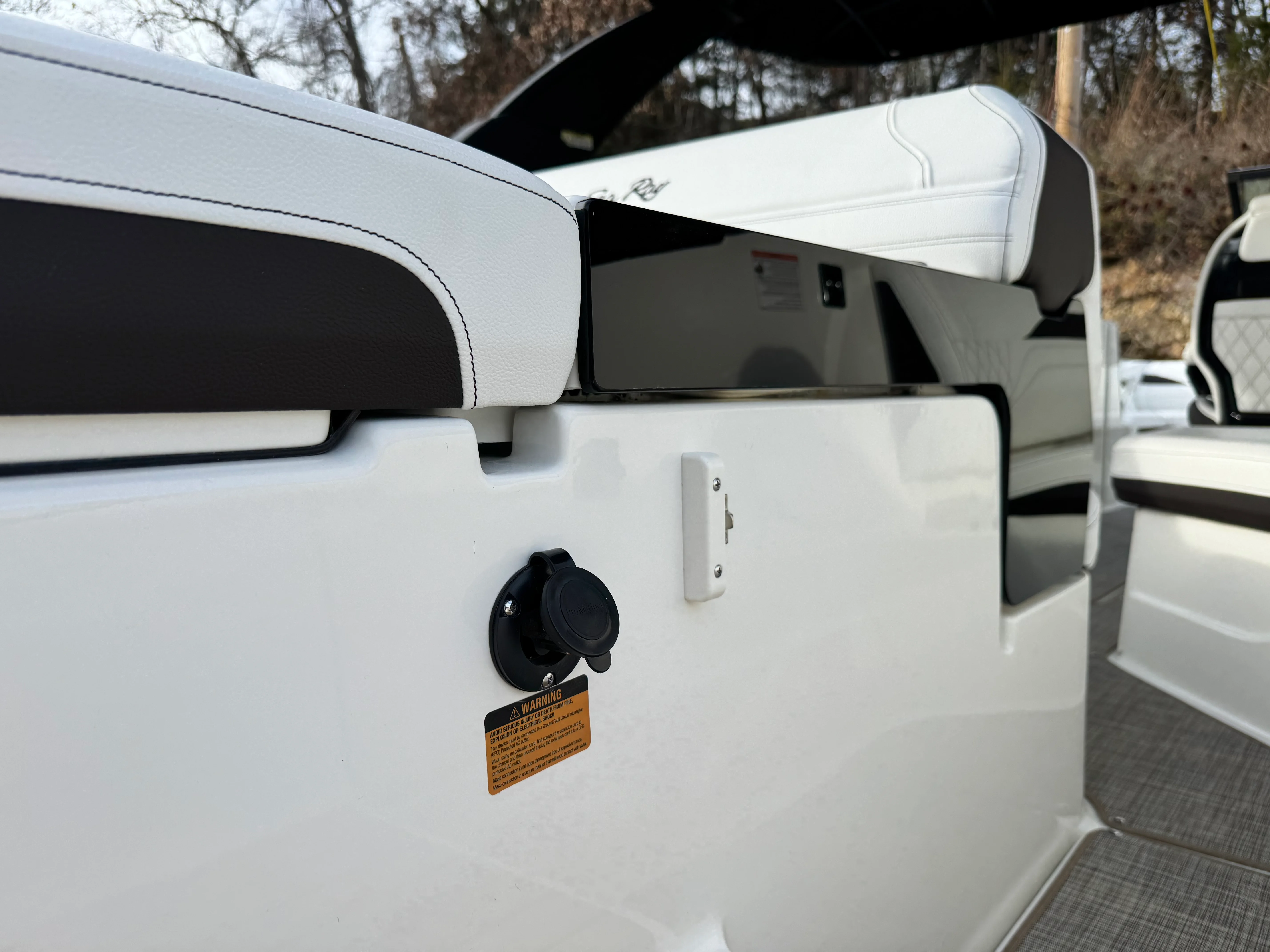 2026 Sea Ray SLX 260 Image Thumbnail #17