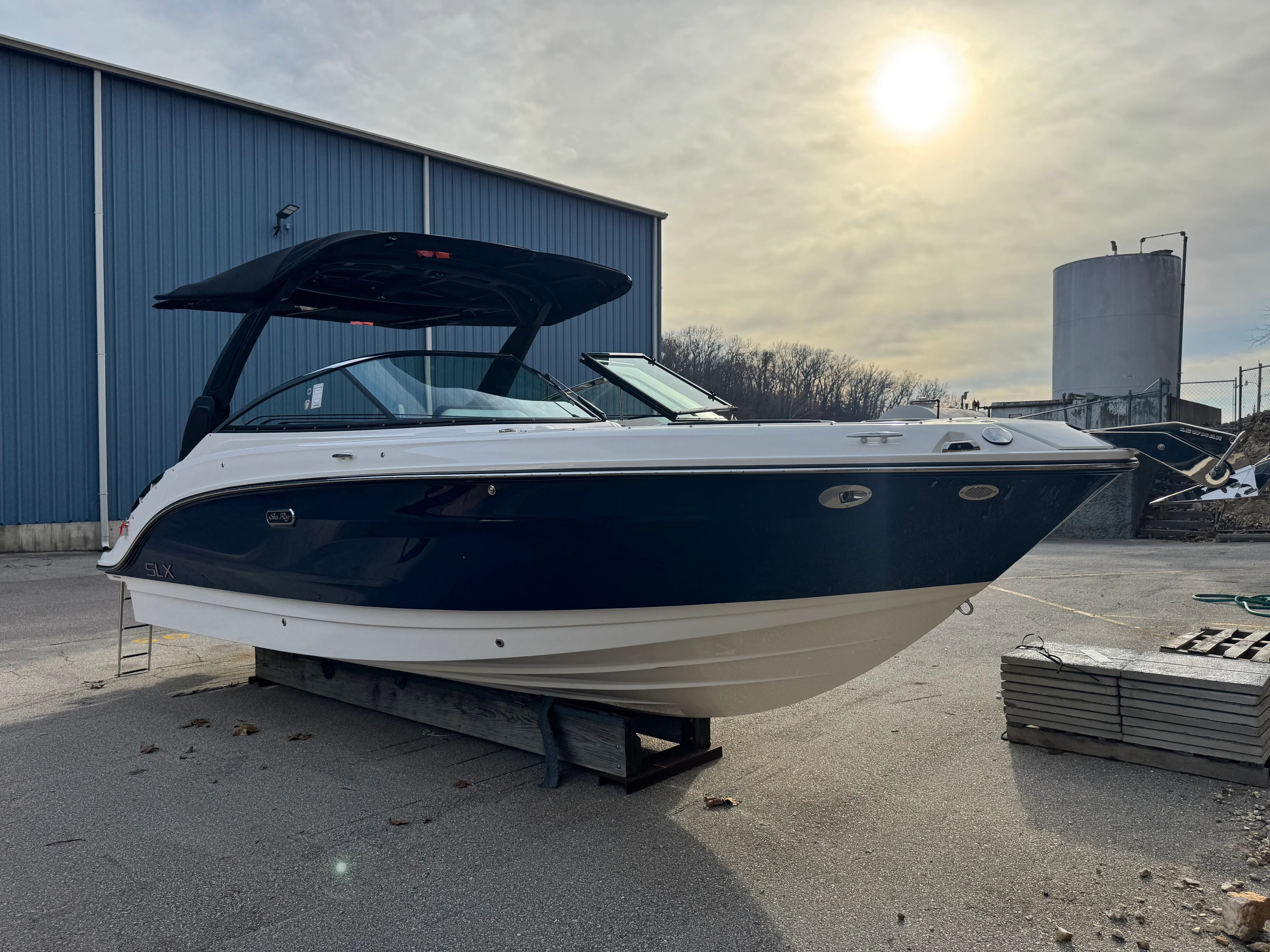 2026 Sea Ray SLX 260 Image Thumbnail #2