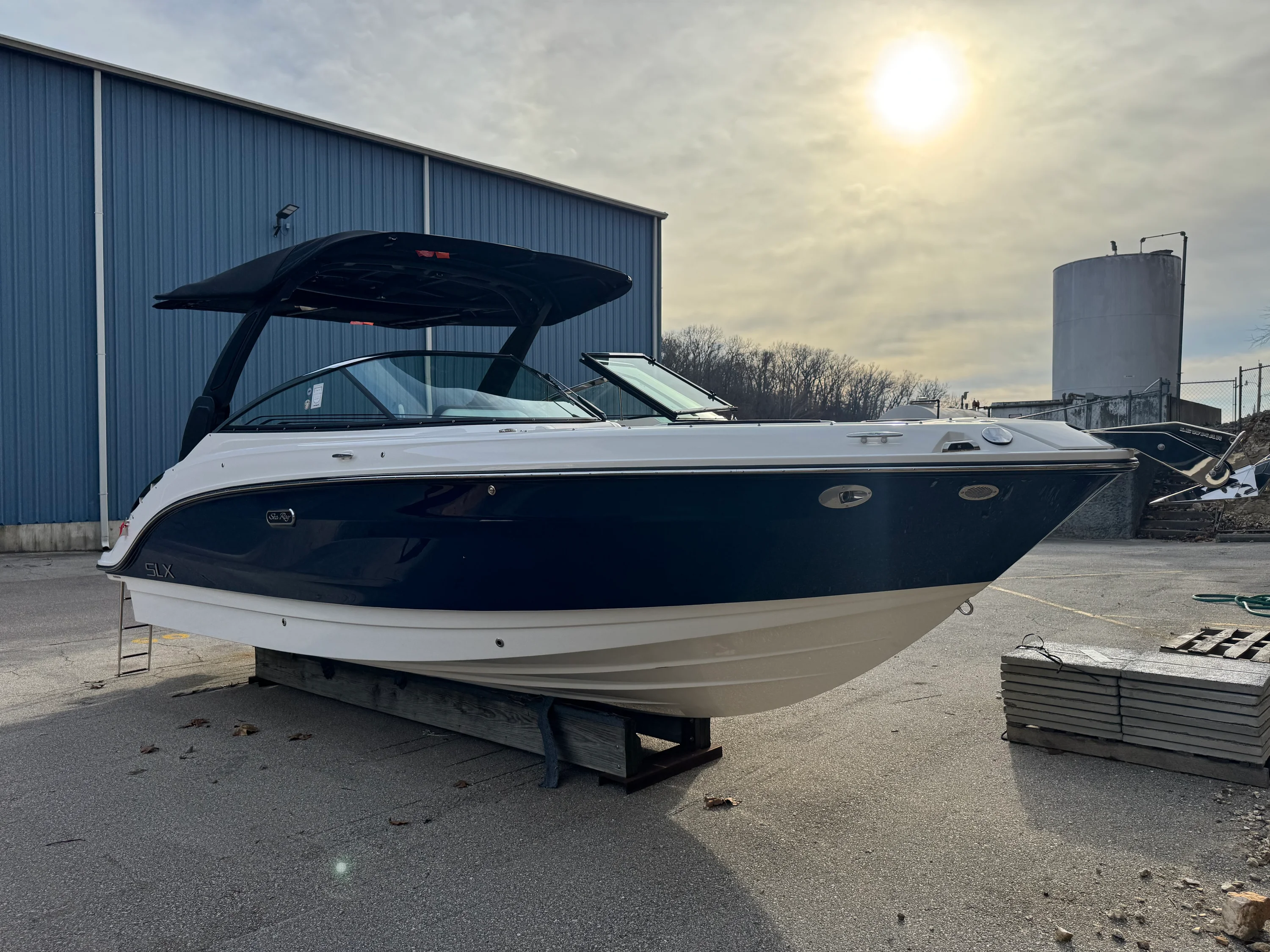 2026 Sea Ray SLX 260 Image Thumbnail #2