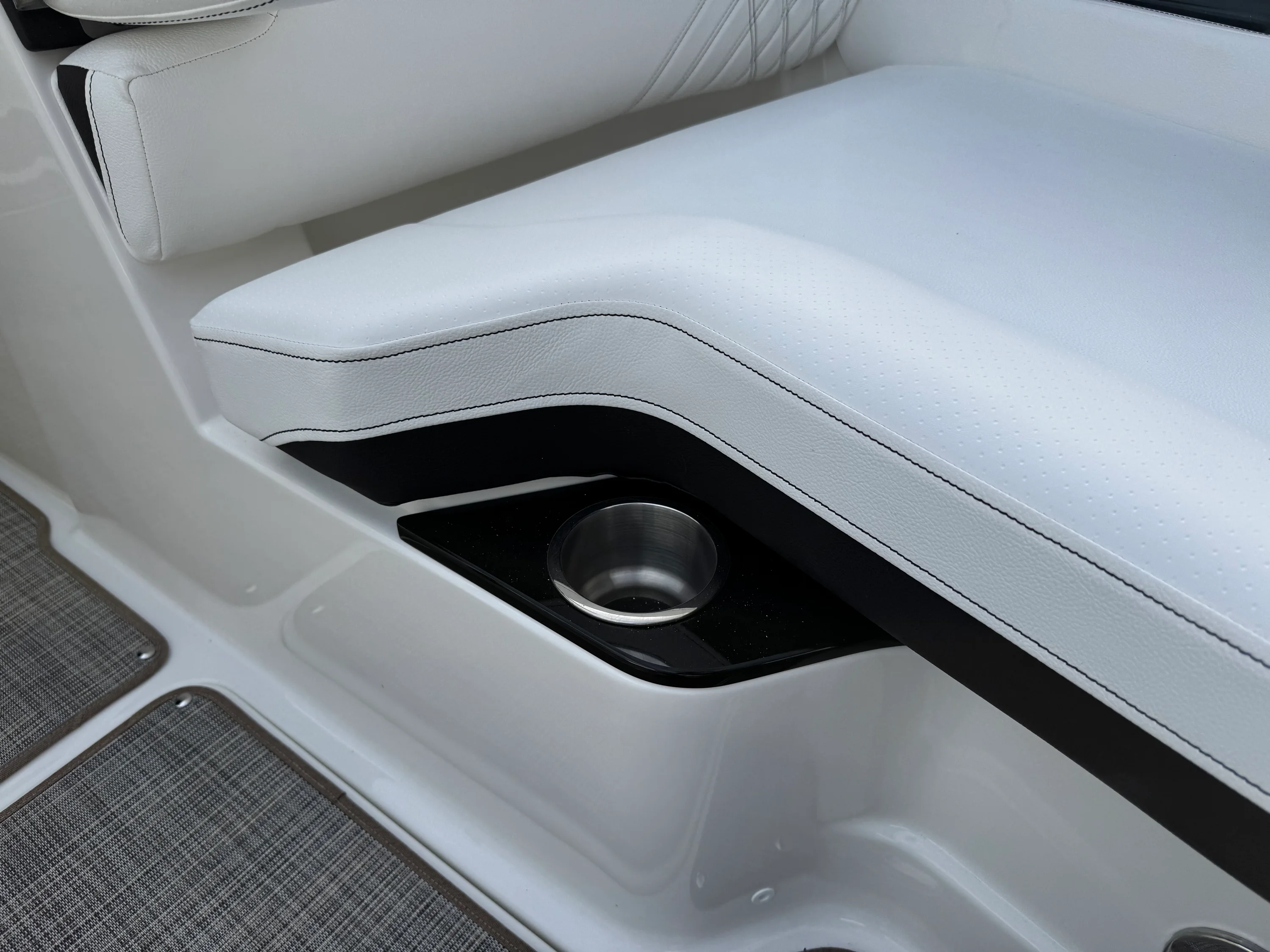 2026 Sea Ray SLX 260 Image Thumbnail #34