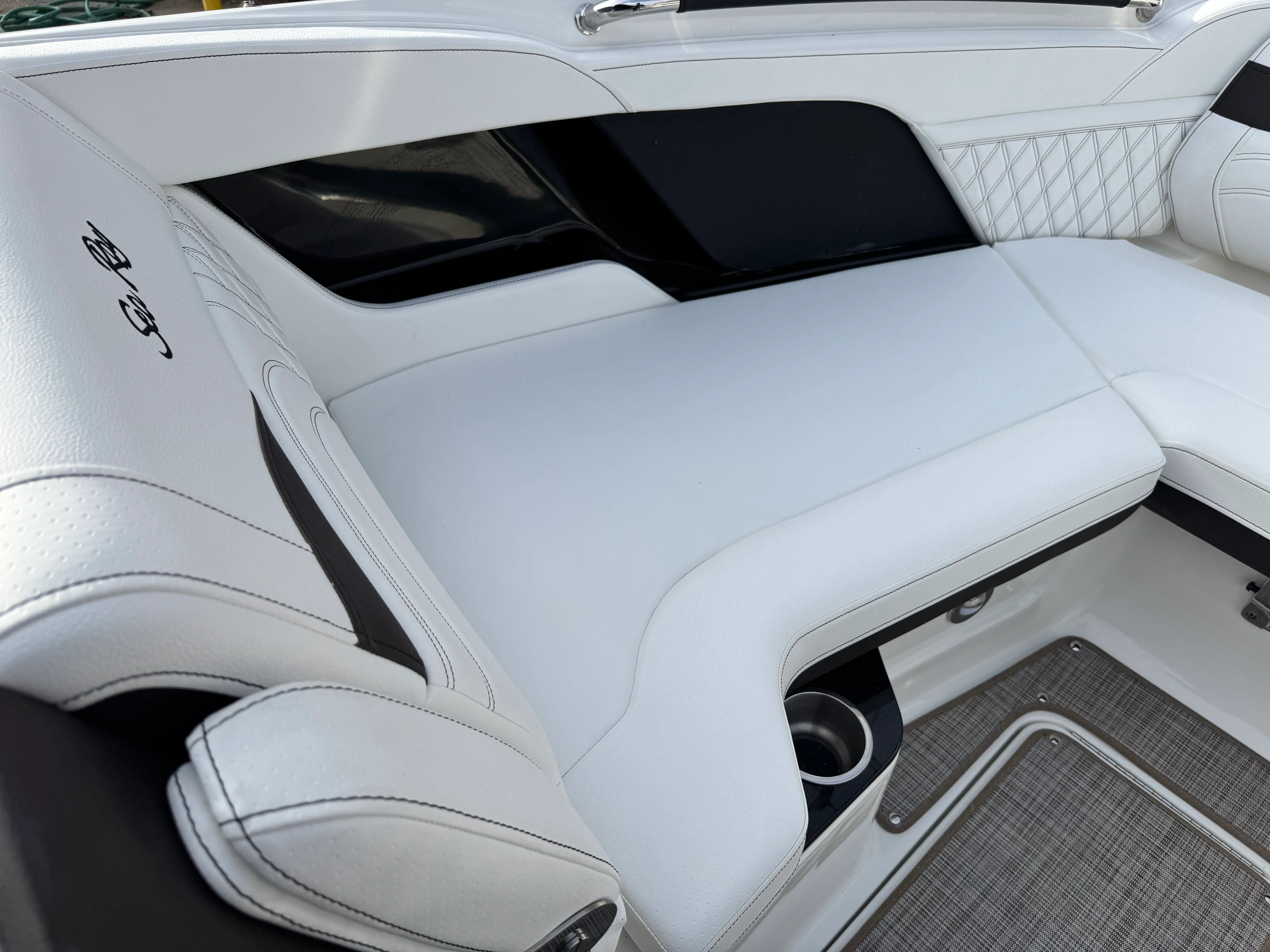 2026 Sea Ray SLX 260 Image Thumbnail #39