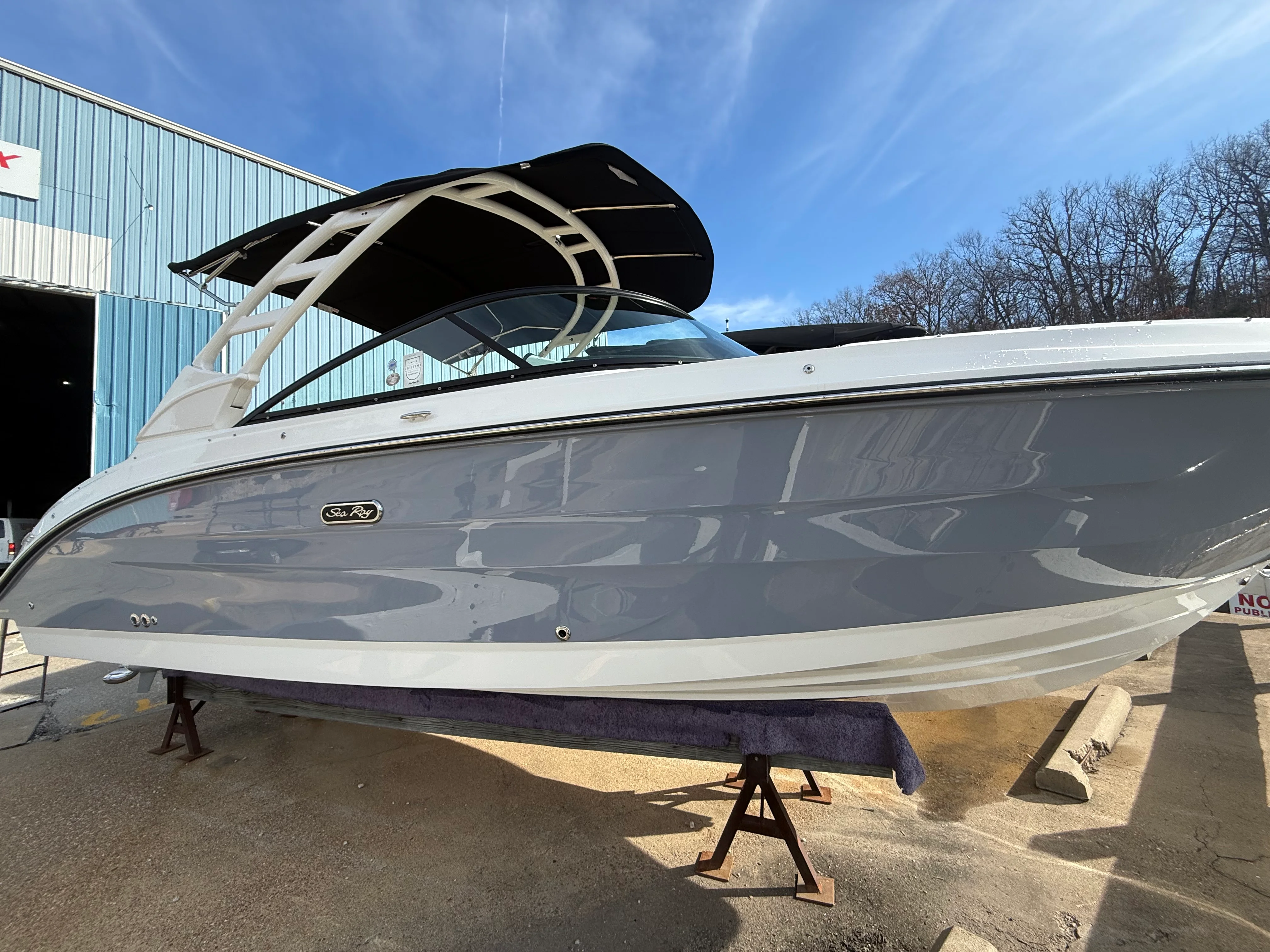 2026 Sea Ray SDX 250 Outboard Image Thumbnail #7