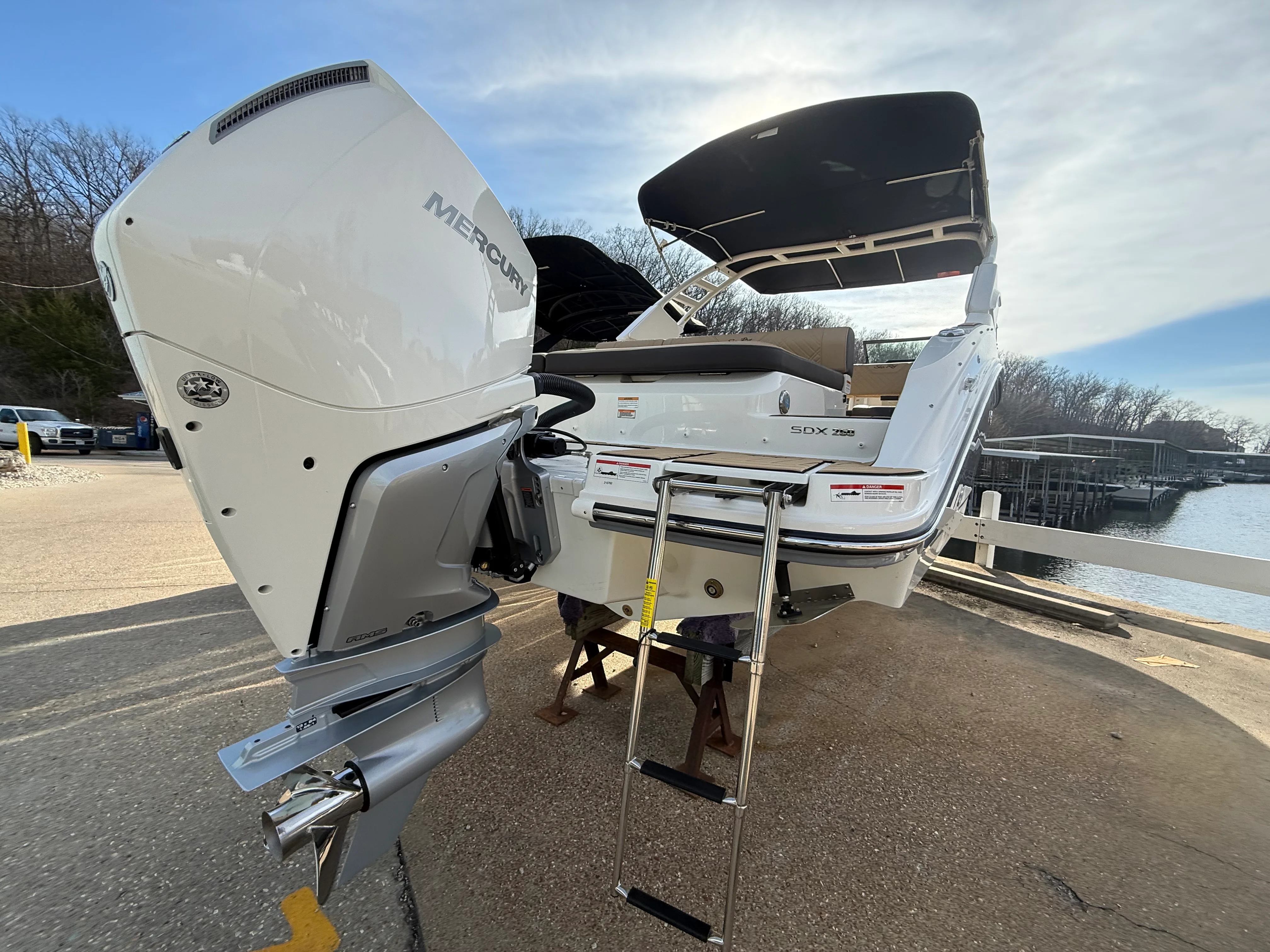 2026 Sea Ray SDX 250 Outboard Image Thumbnail #26