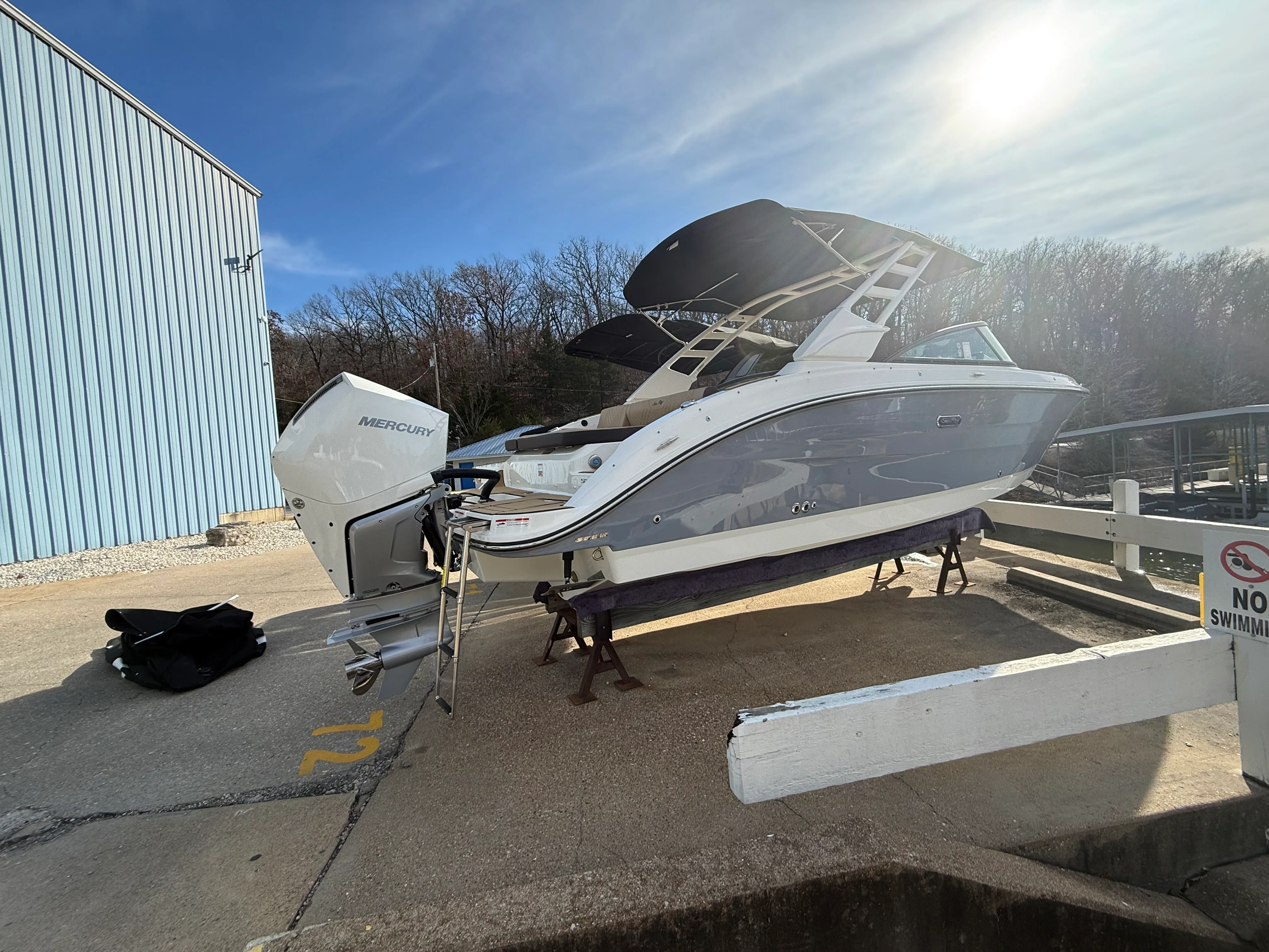 2026 Sea Ray SDX 250 Outboard Image Thumbnail #4