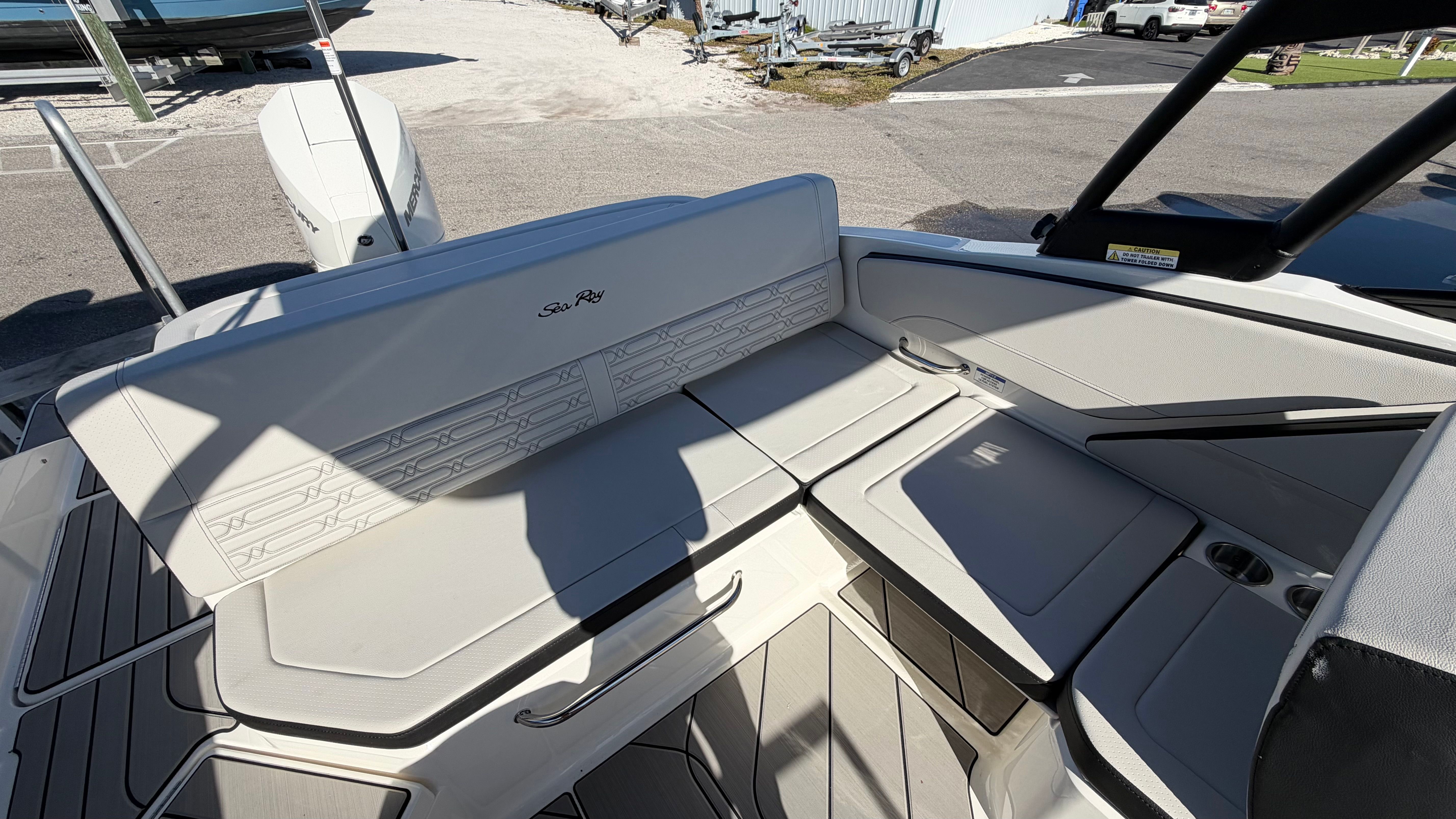 2026 Sea Ray SPX 210 Outboard Image Thumbnail #8