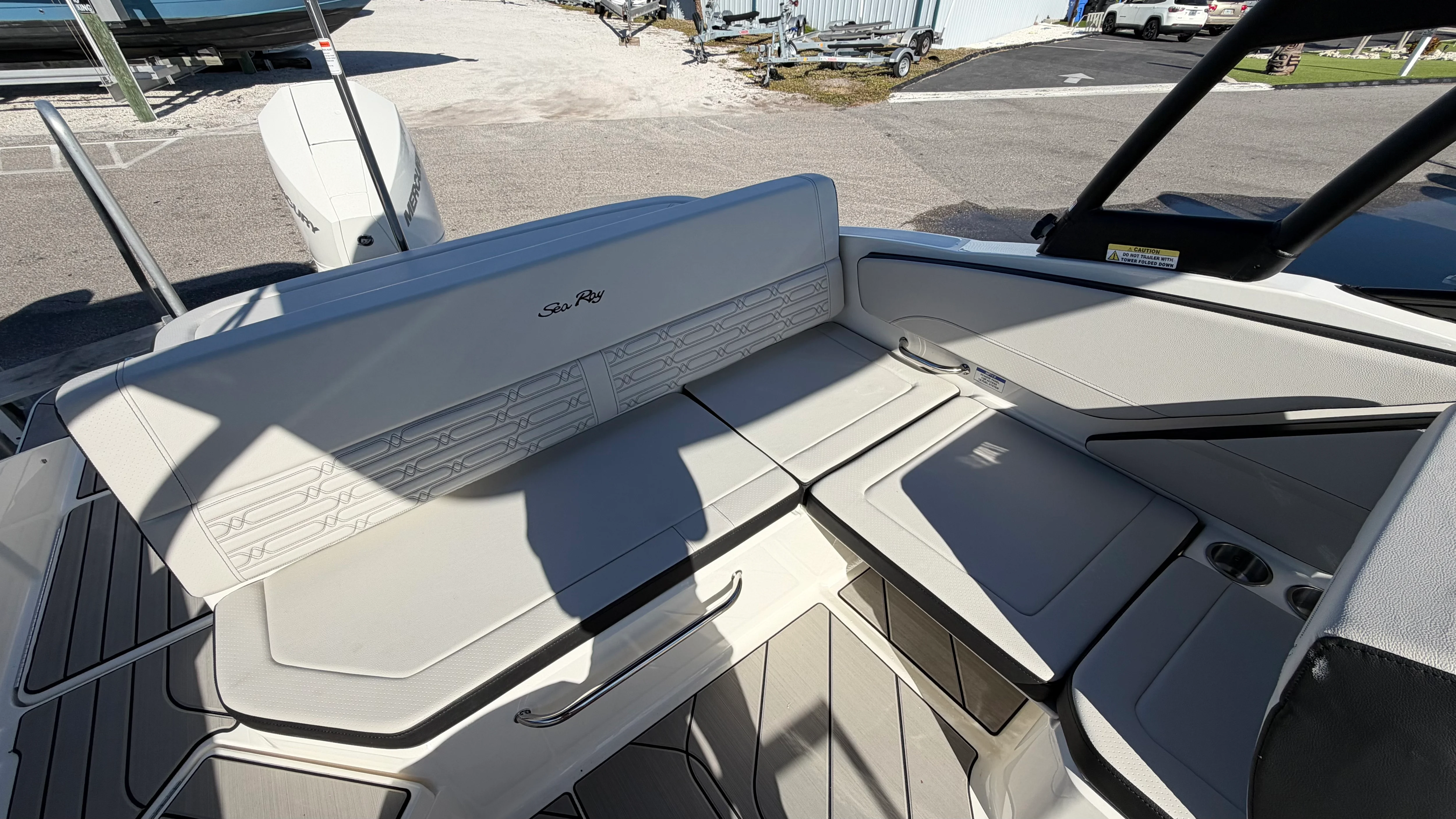 2026 Sea Ray SPX 210 Outboard Image Thumbnail #8