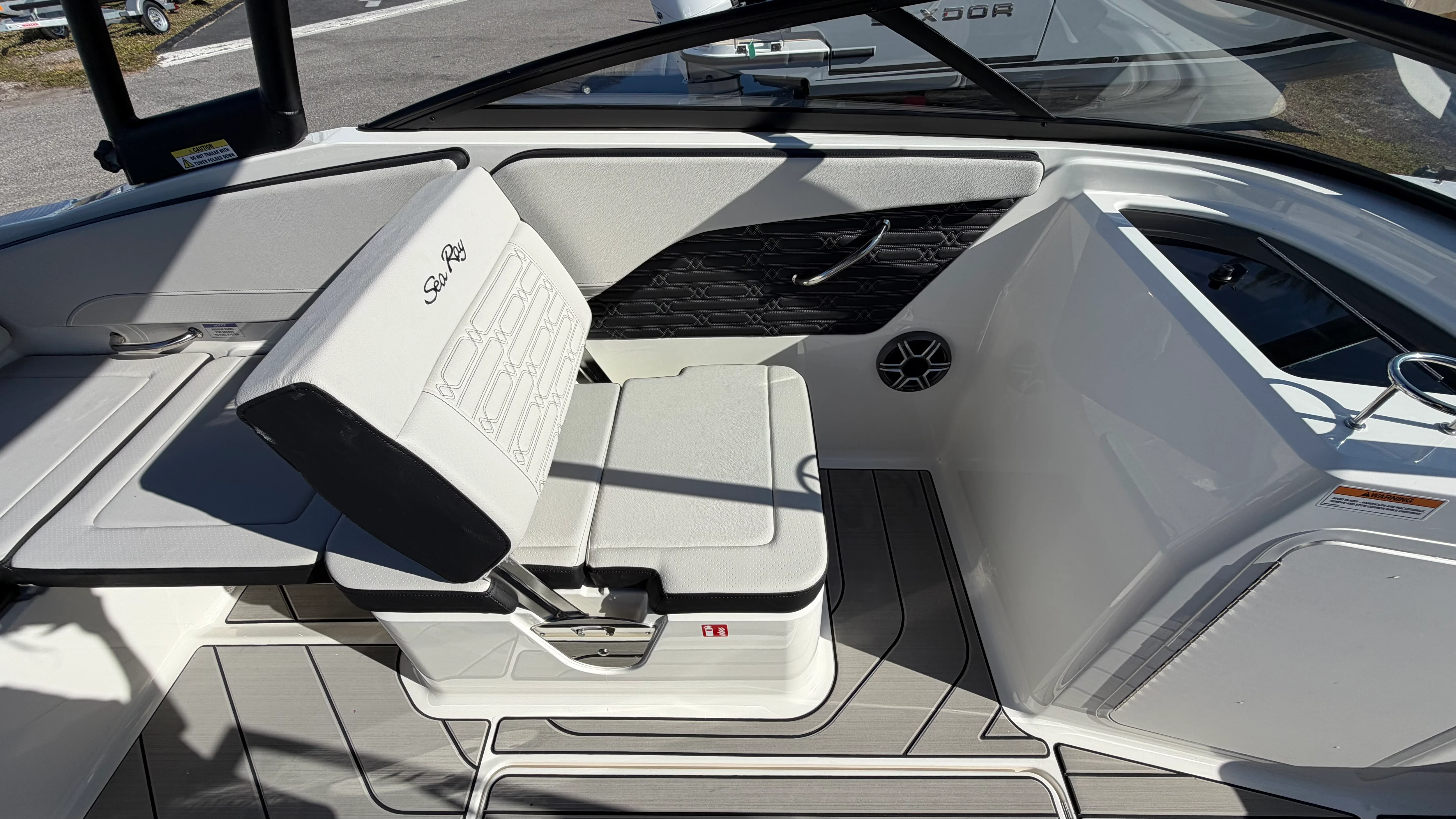 2026 Sea Ray SPX 210 Outboard Image Thumbnail #13