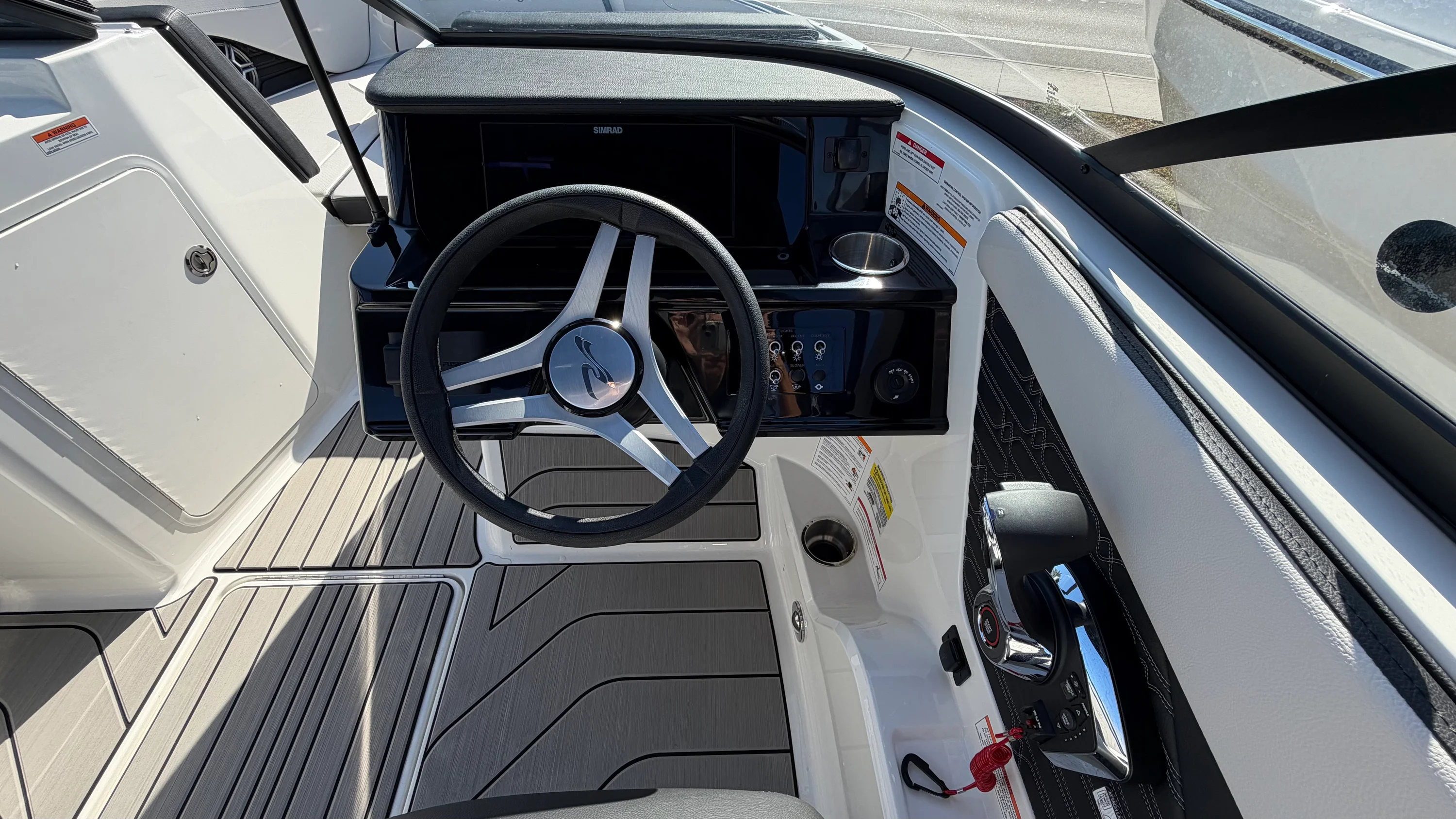 2026 Sea Ray SPX 210 Outboard Image Thumbnail #17