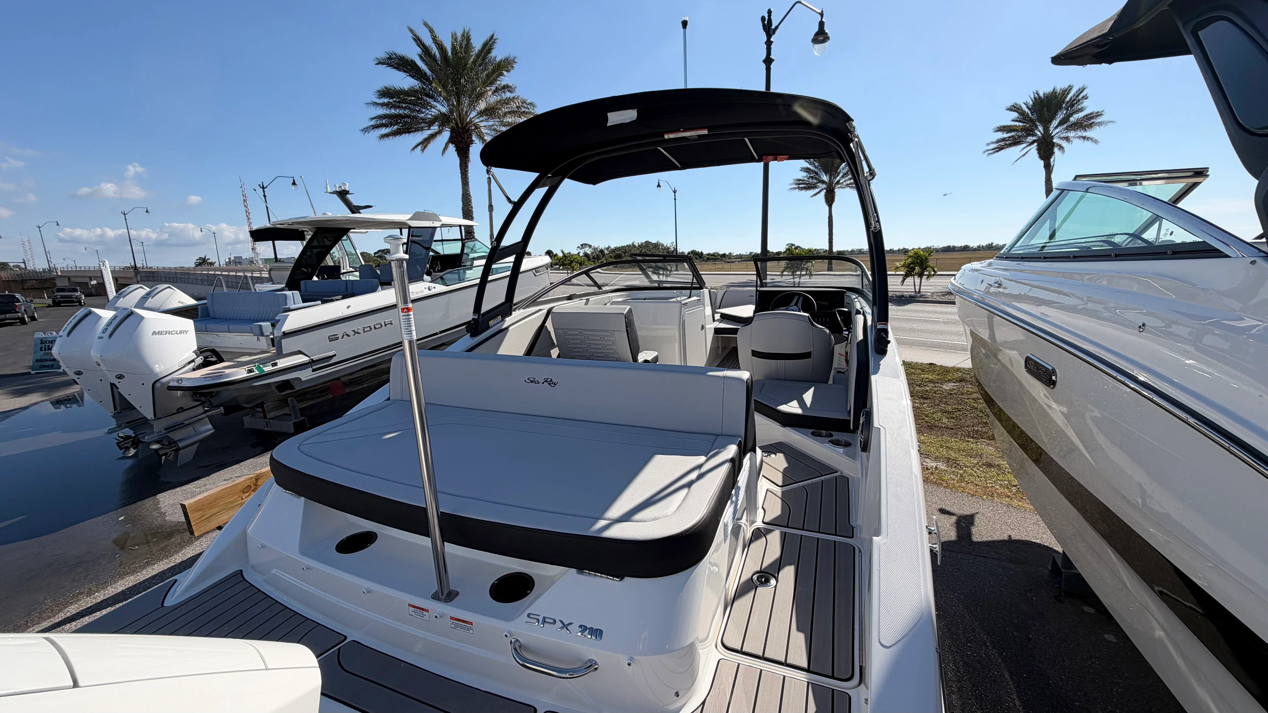 2026 Sea Ray SPX 210 Outboard Image Thumbnail #2