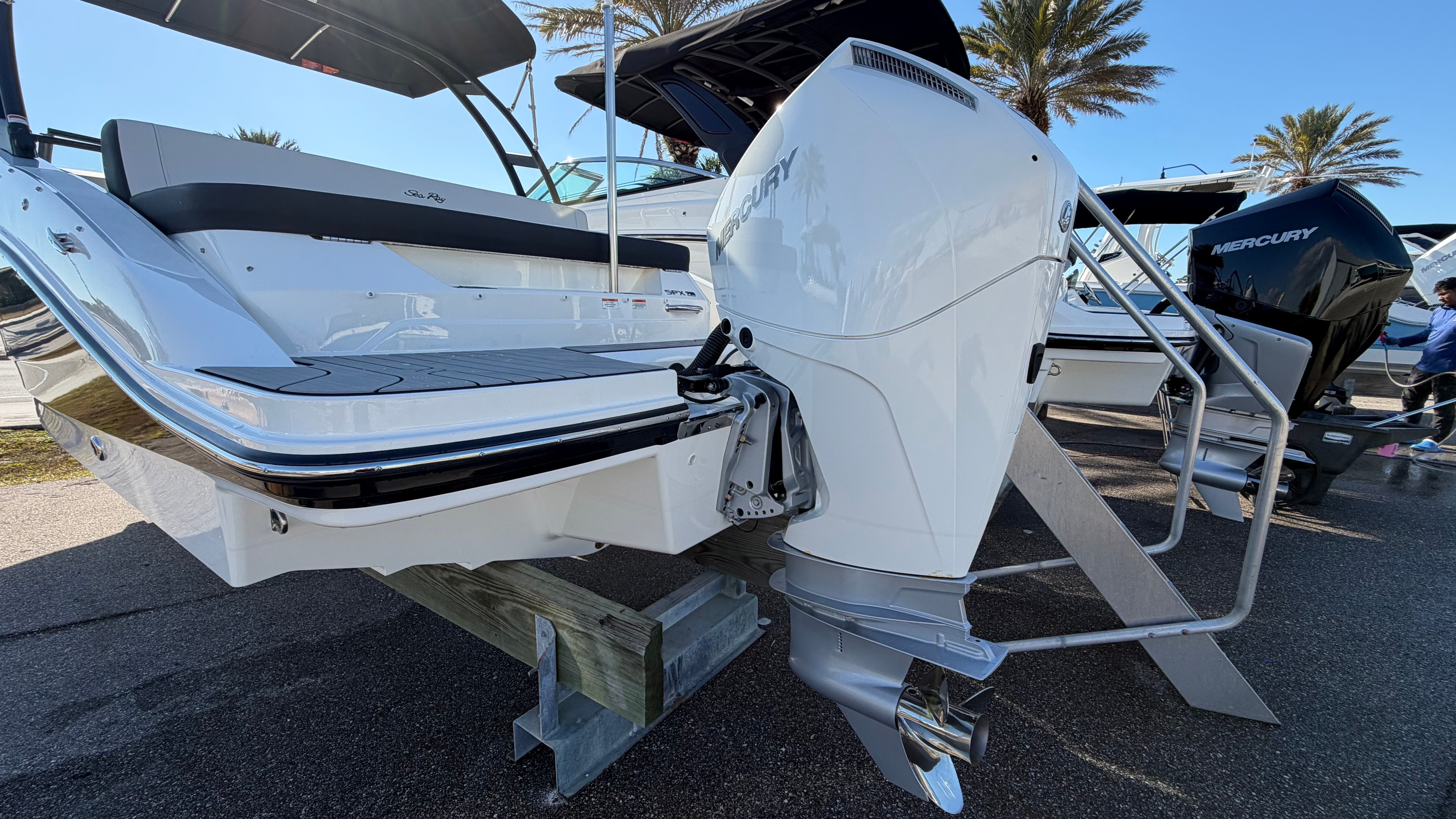 2026 Sea Ray SPX 210 Outboard Image Thumbnail #30