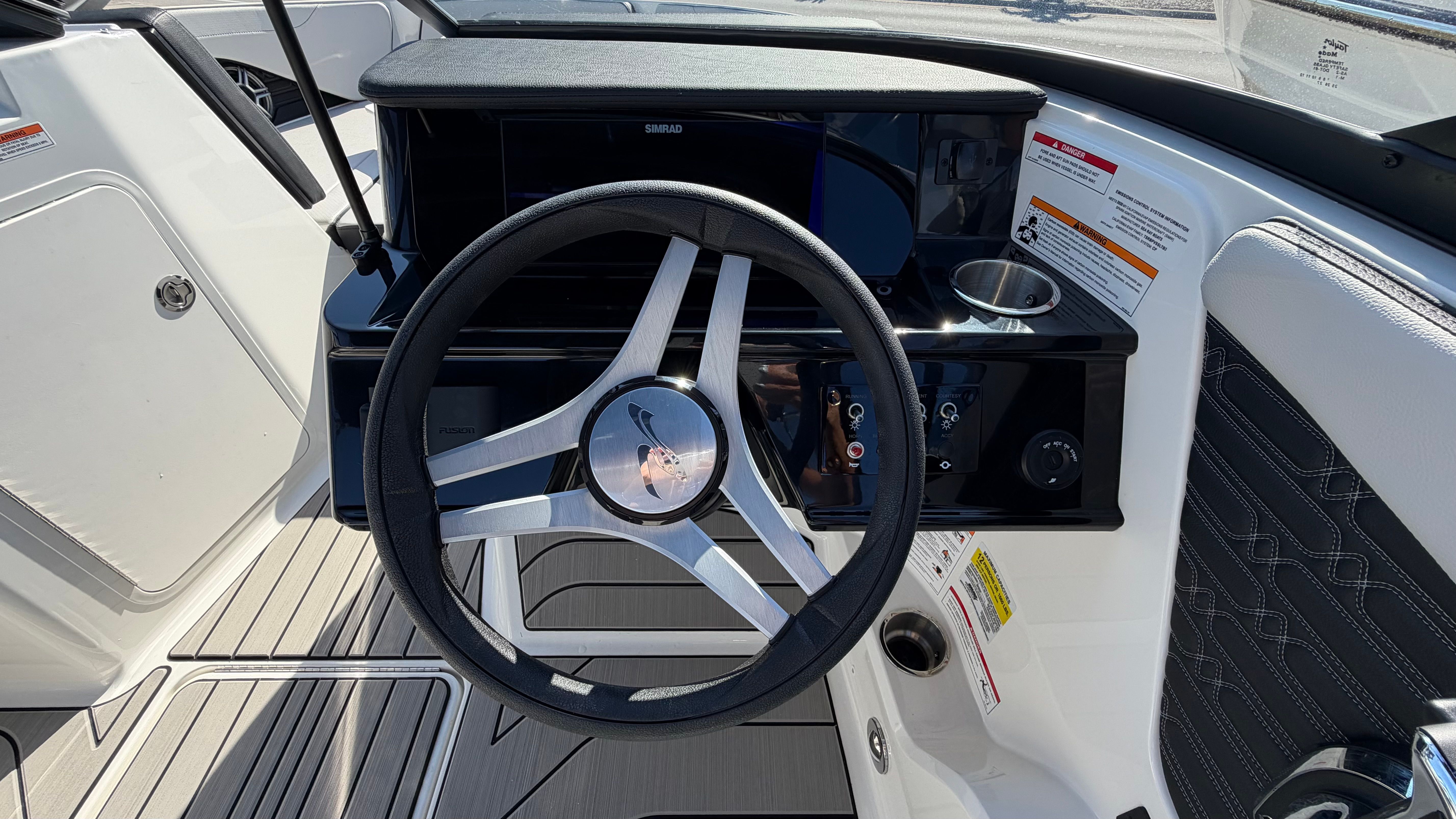 2026 Sea Ray SPX 210 Outboard Image Thumbnail #18