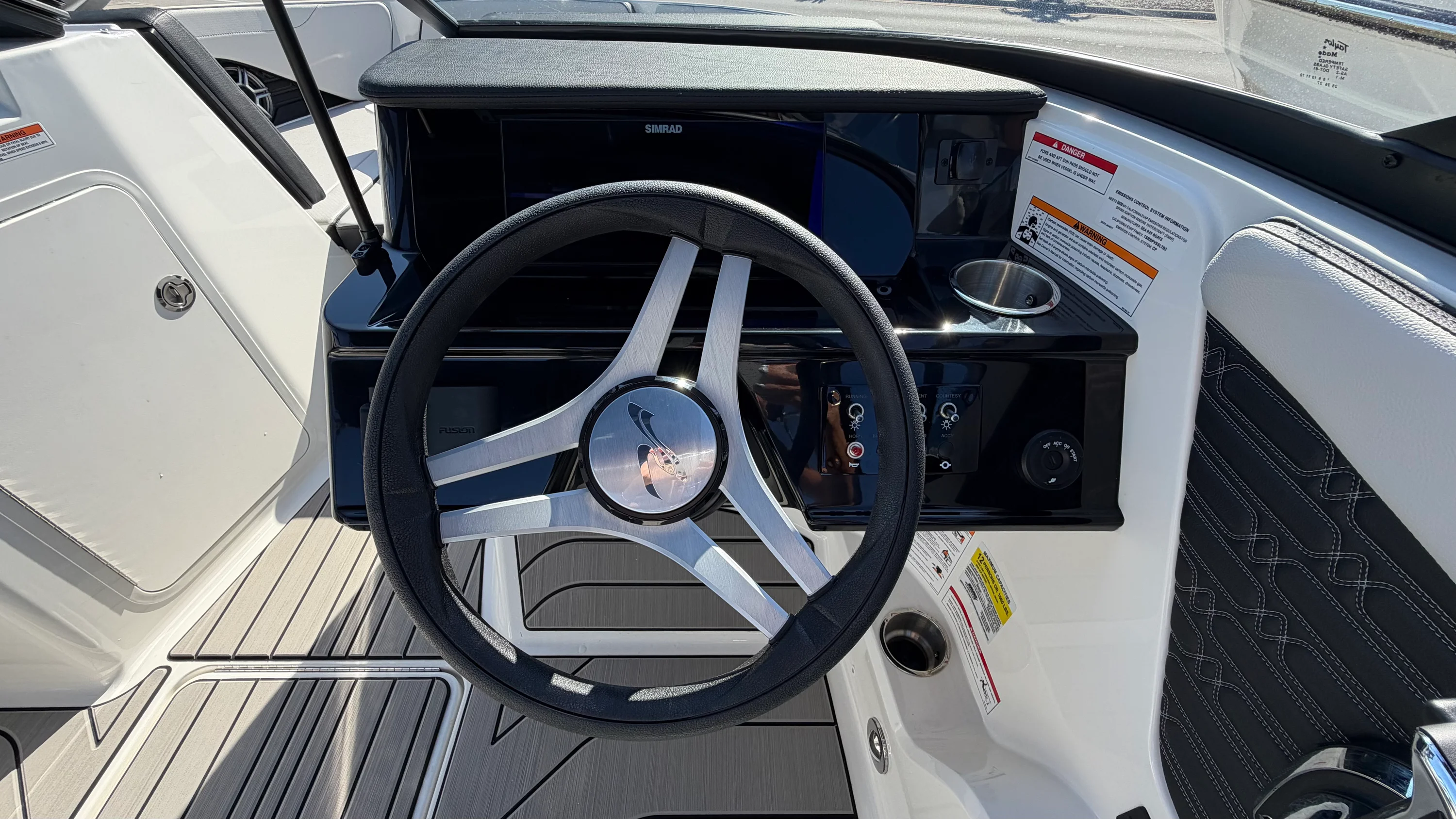 2026 Sea Ray SPX 210 Outboard Image Thumbnail #18