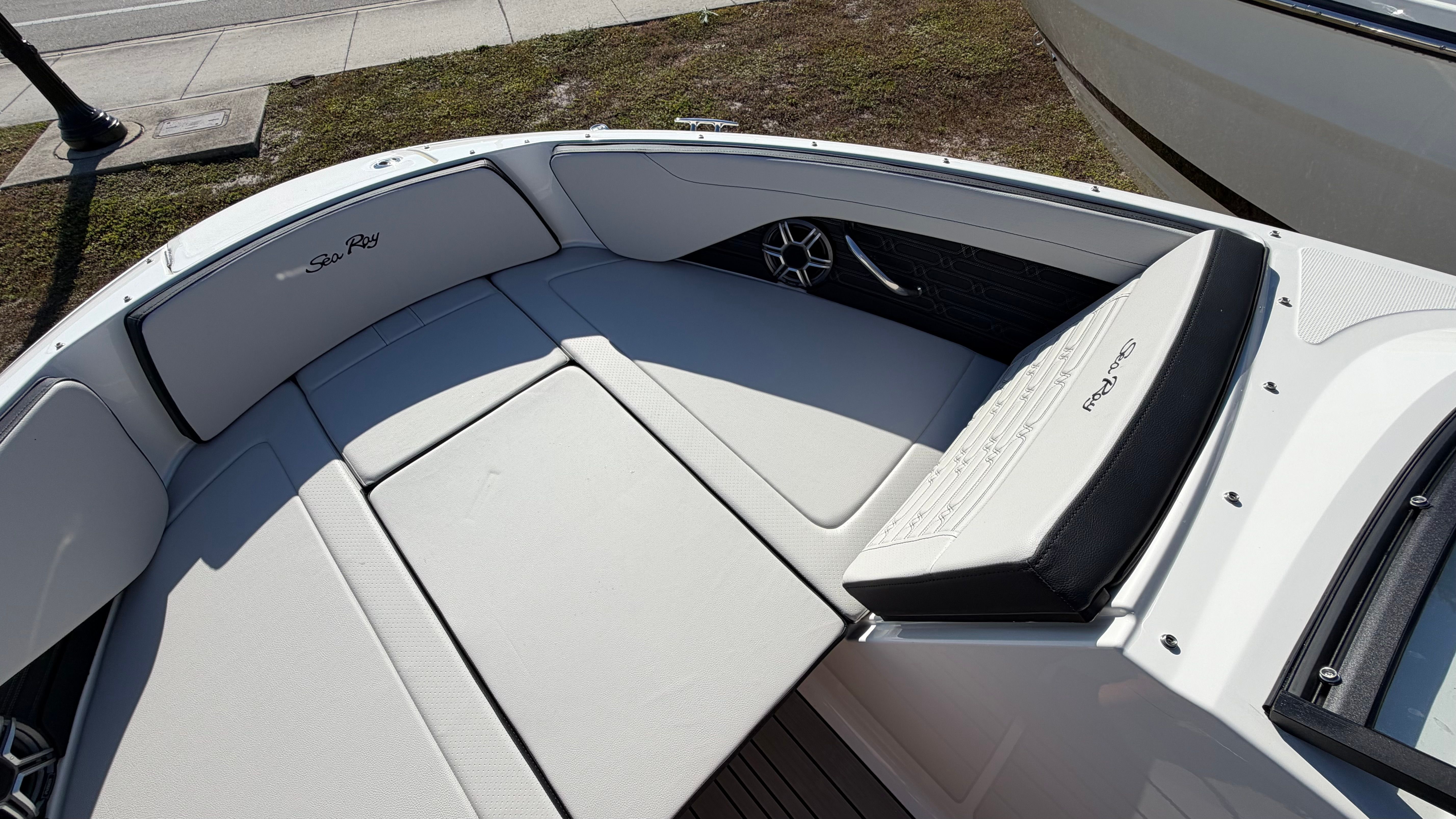 2026 Sea Ray SPX 210 Outboard Image Thumbnail #24