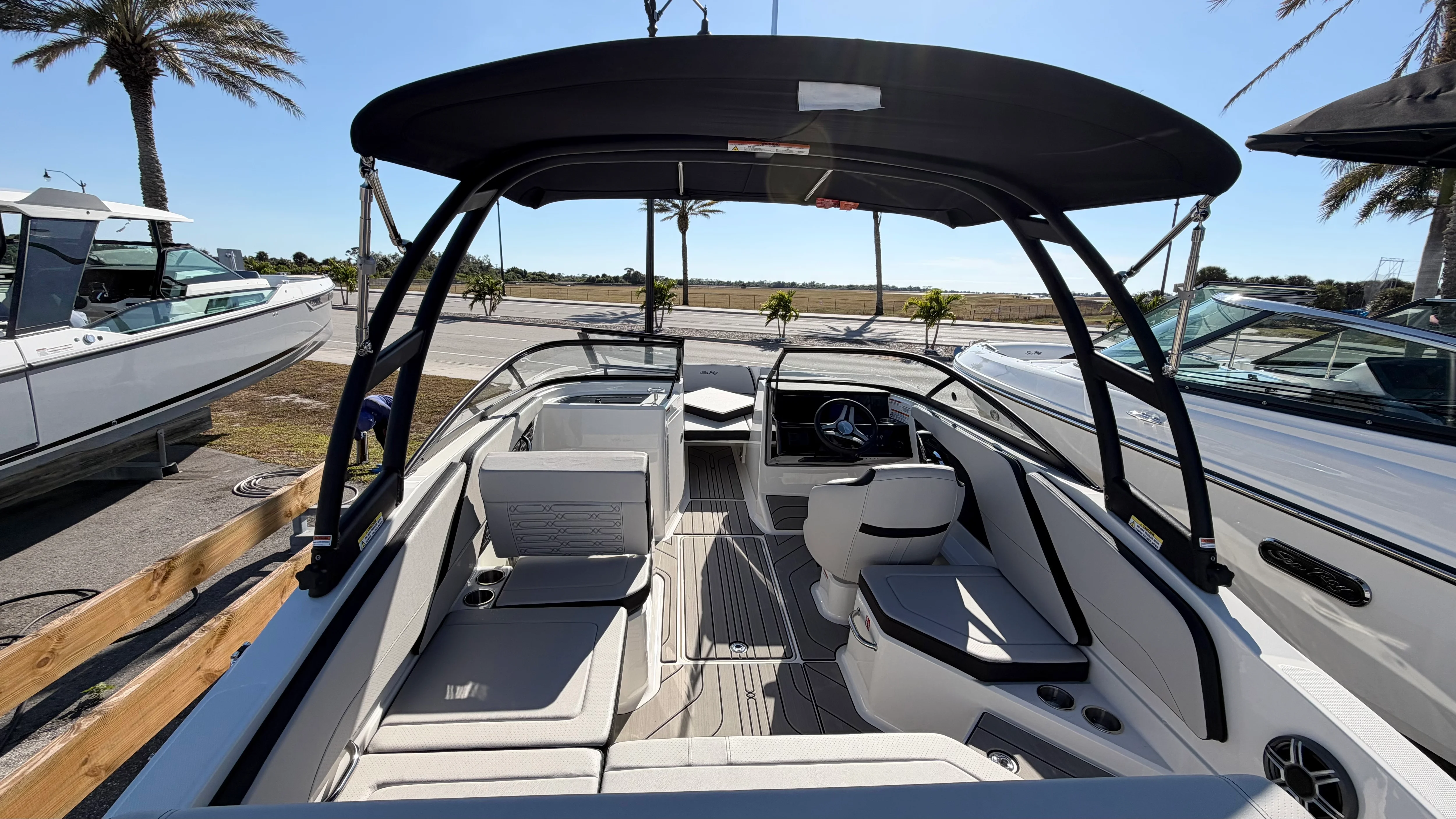 2026 Sea Ray SPX 210 Outboard Image Thumbnail #6