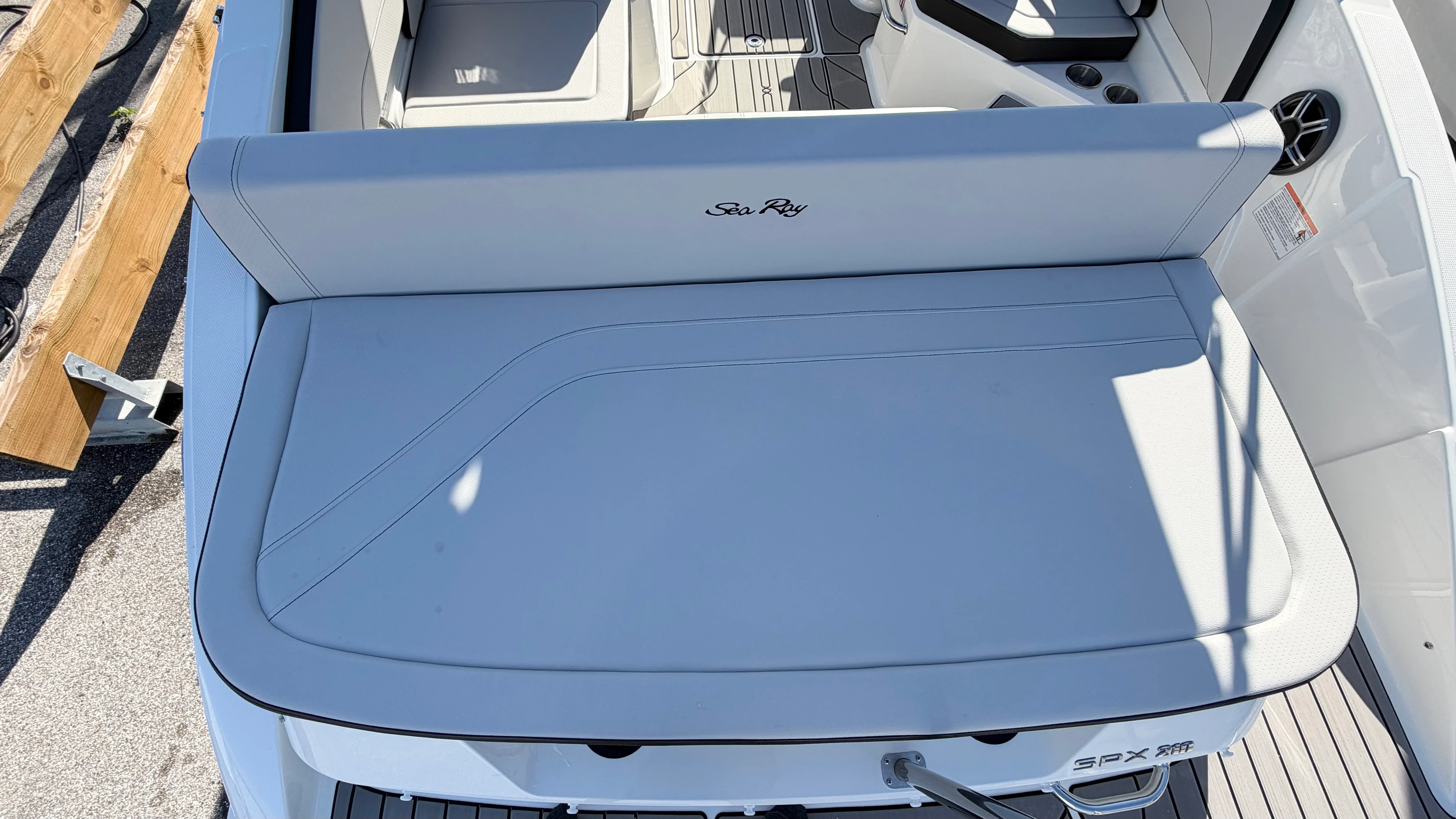 2026 Sea Ray SPX 210 Outboard Image Thumbnail #4