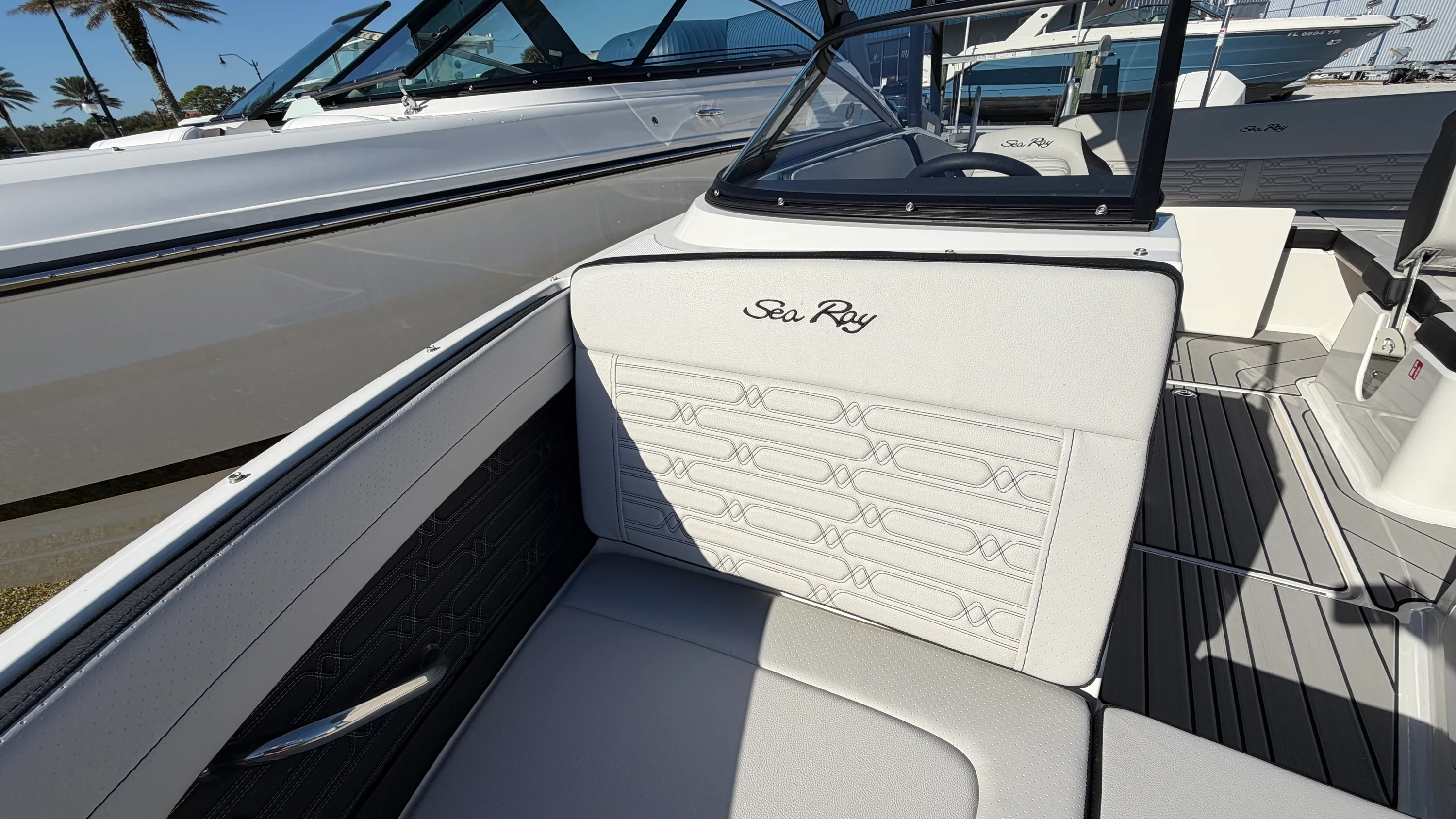 2026 Sea Ray SPX 210 Outboard Image Thumbnail #26