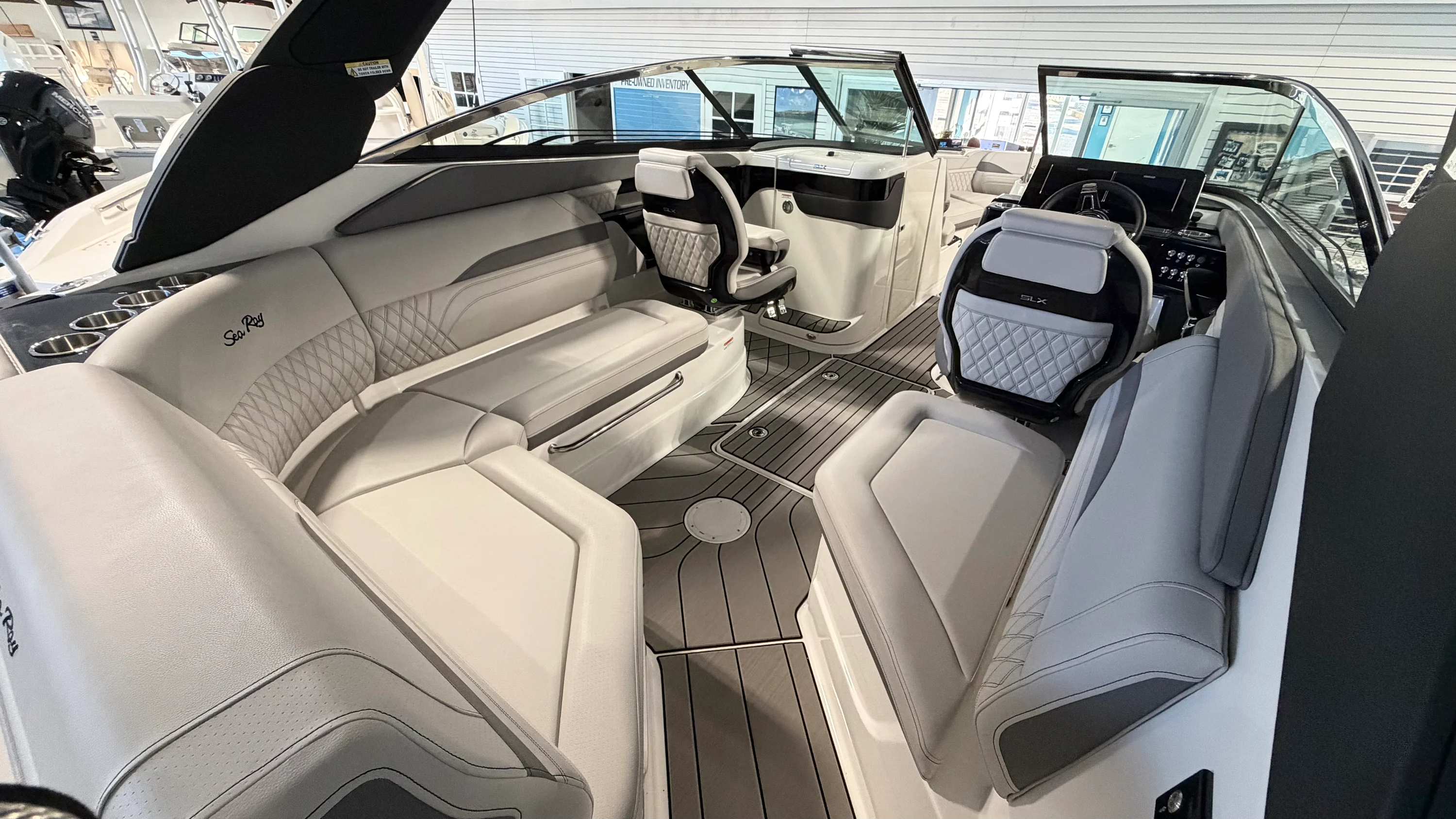 2026 Sea Ray SLX 260 Outboard Image Thumbnail #5