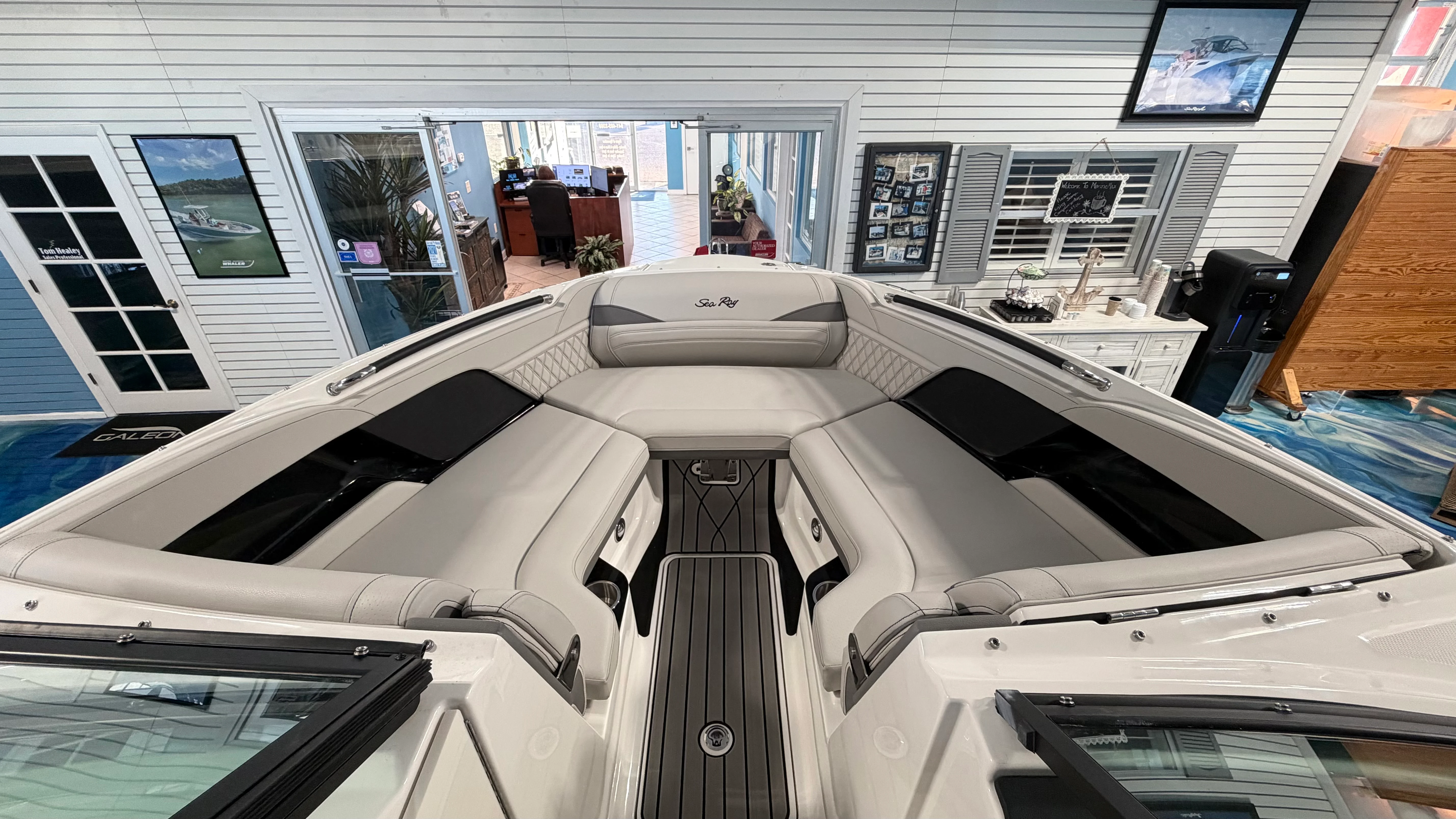 2026 Sea Ray SLX 260 Outboard Image Thumbnail #20