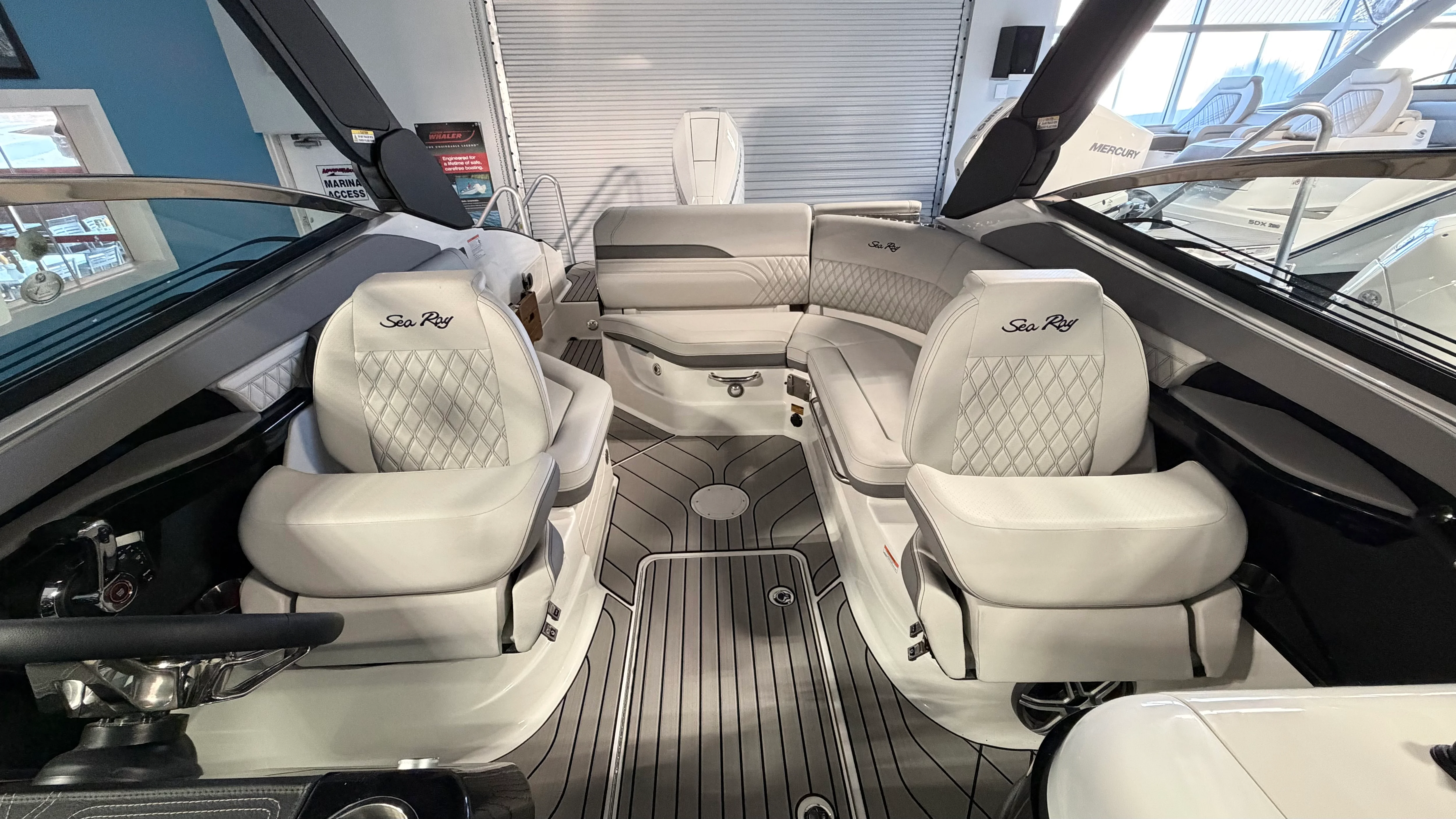 2026 Sea Ray SLX 260 Outboard Image Thumbnail #19