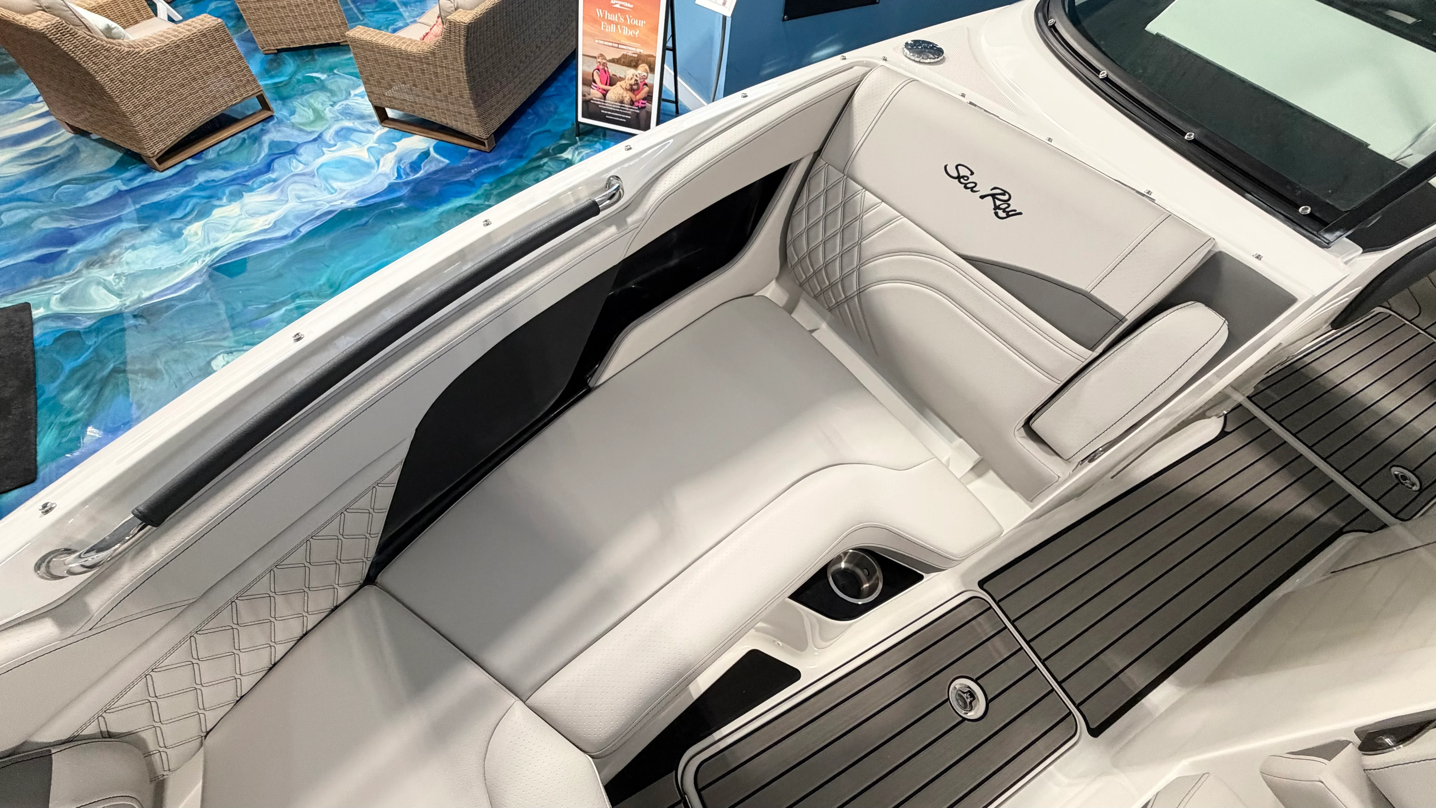 2026 Sea Ray SLX 260 Outboard Image Thumbnail #23