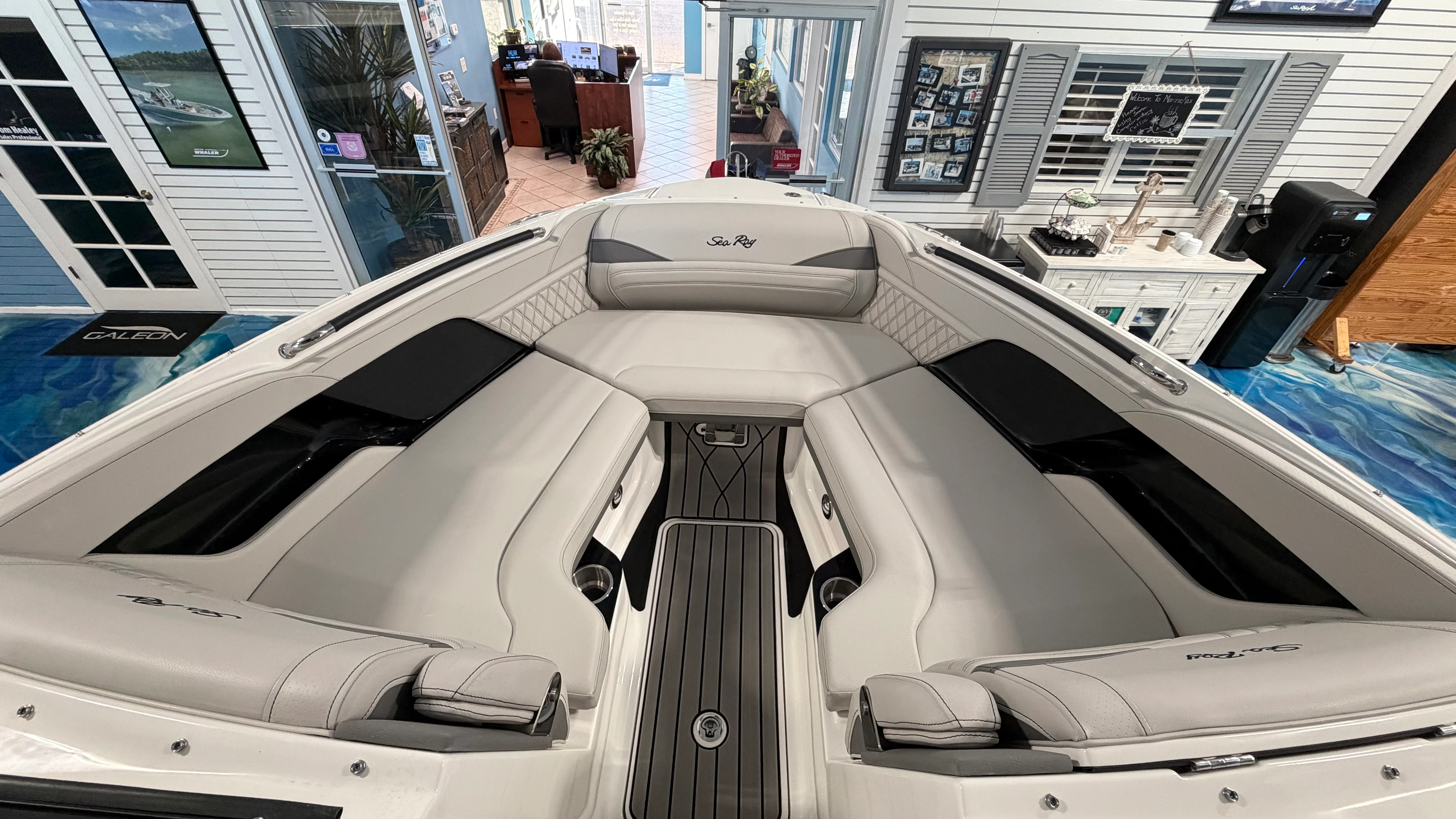 2026 Sea Ray SLX 260 Outboard Image Thumbnail #21