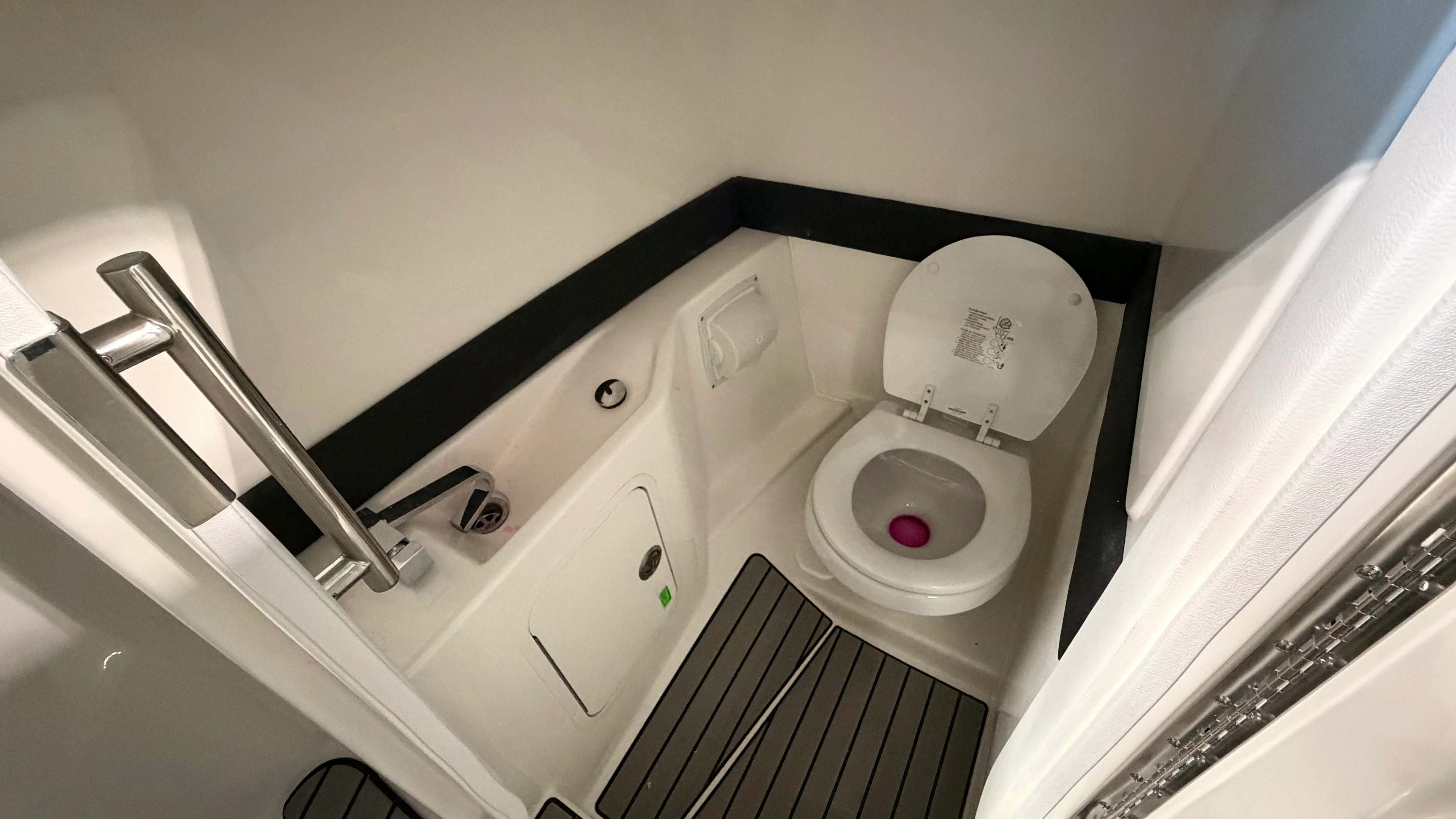 2026 Sea Ray SLX 260 Outboard Image Thumbnail #27