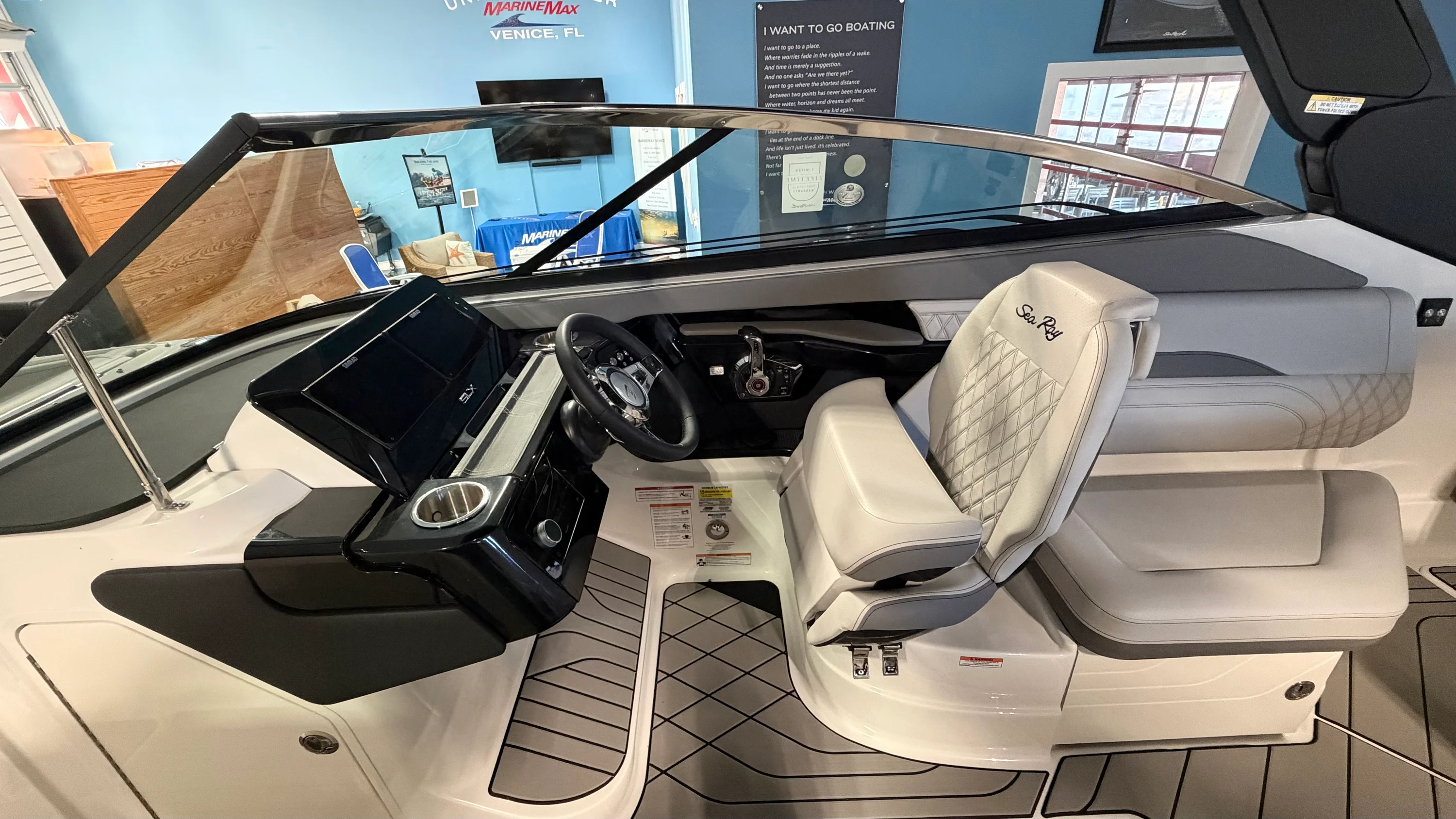 2026 Sea Ray SLX 260 Outboard Image Thumbnail #14