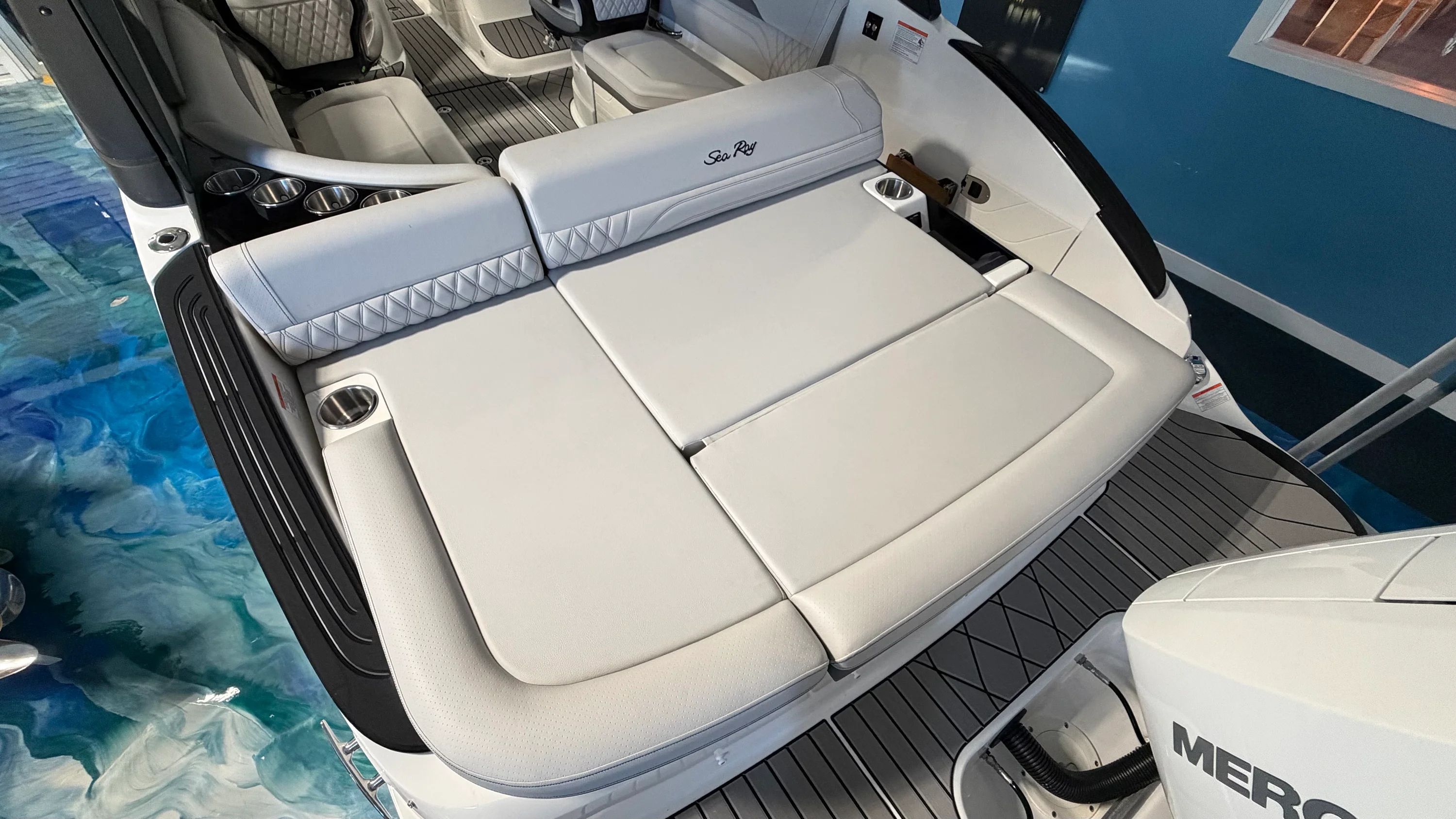 2026 Sea Ray SLX 260 Outboard Image Thumbnail #2