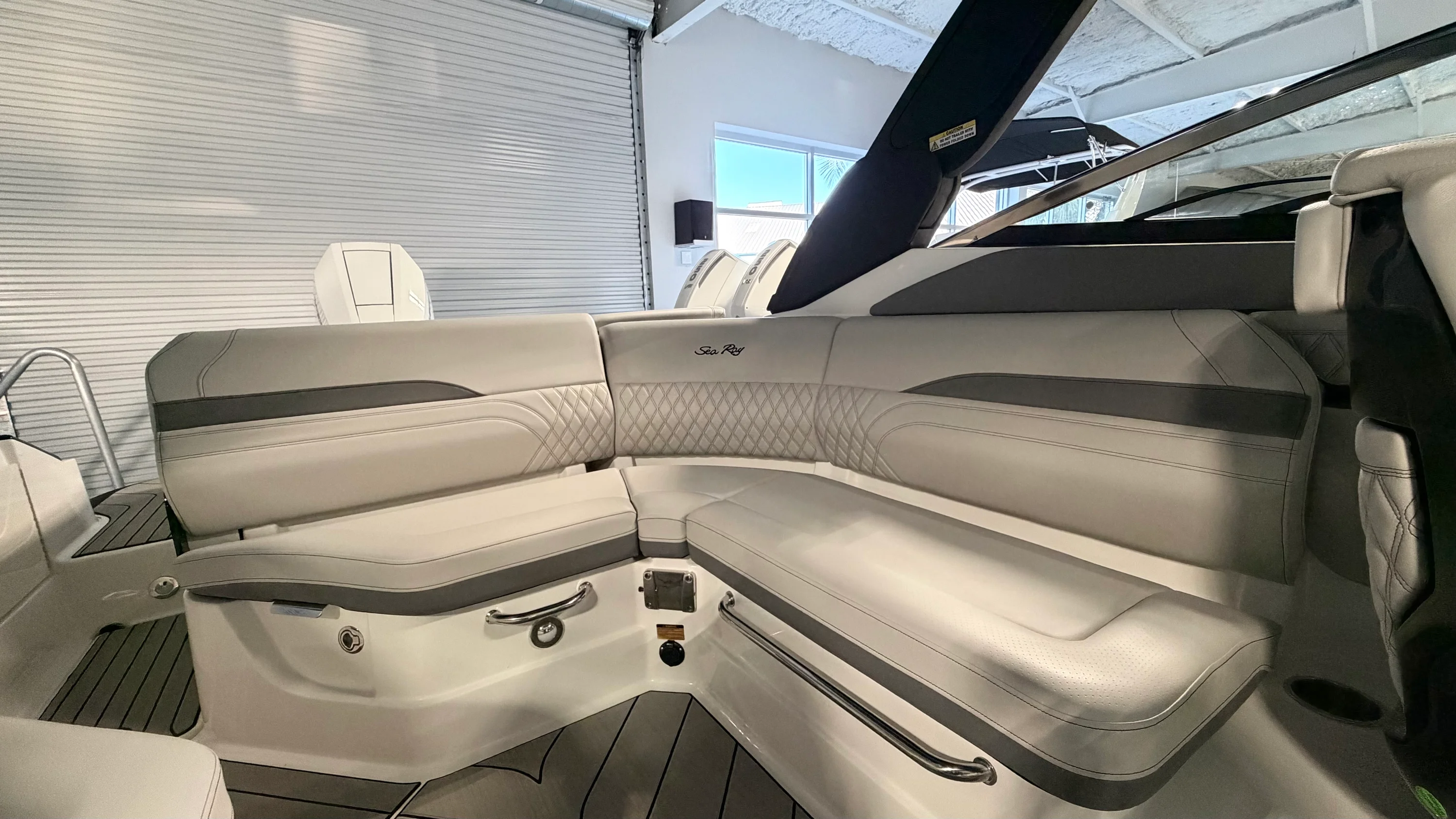 2026 Sea Ray SLX 260 Outboard Image Thumbnail #6