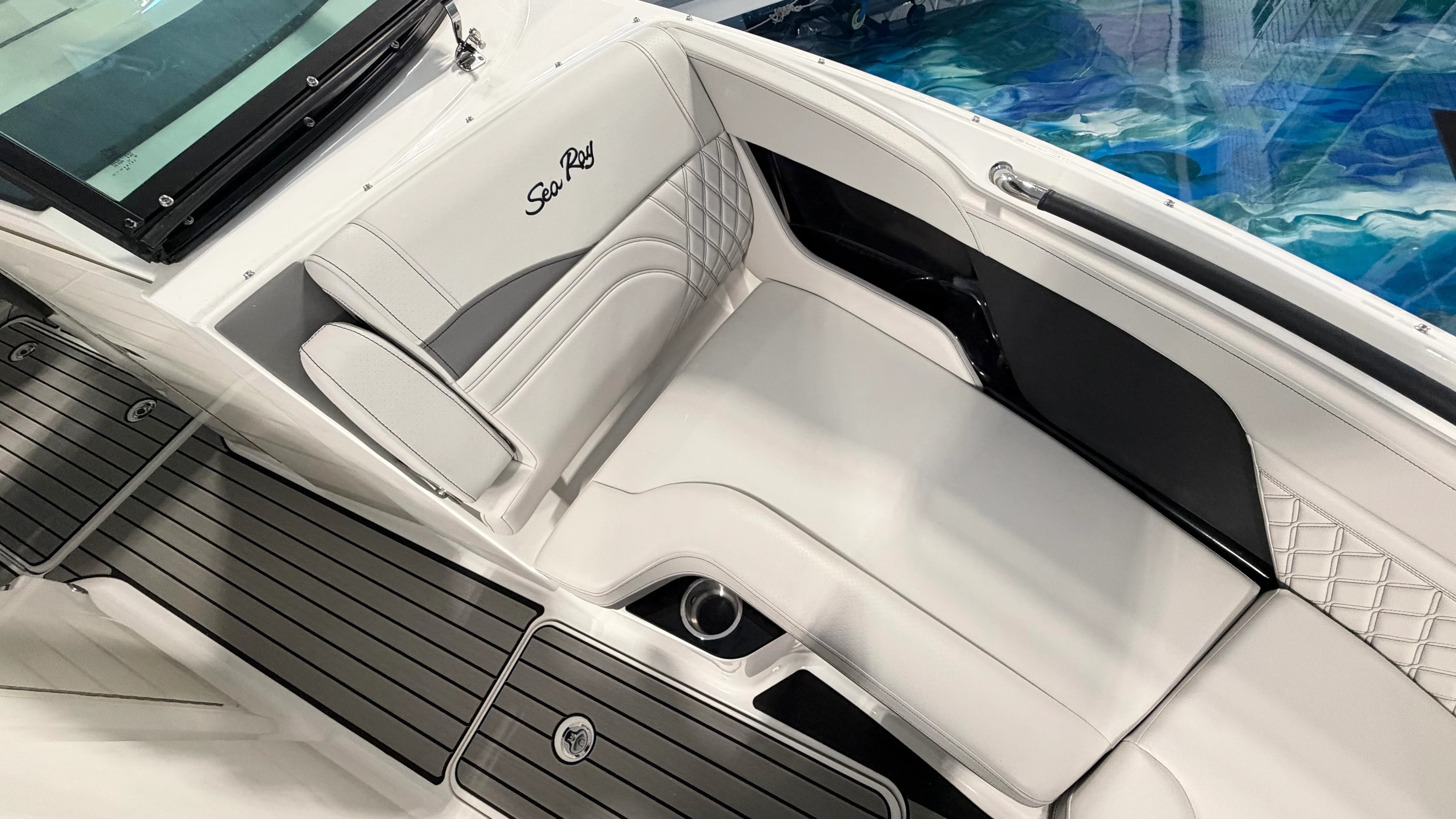 2026 Sea Ray SLX 260 Outboard Image Thumbnail #25