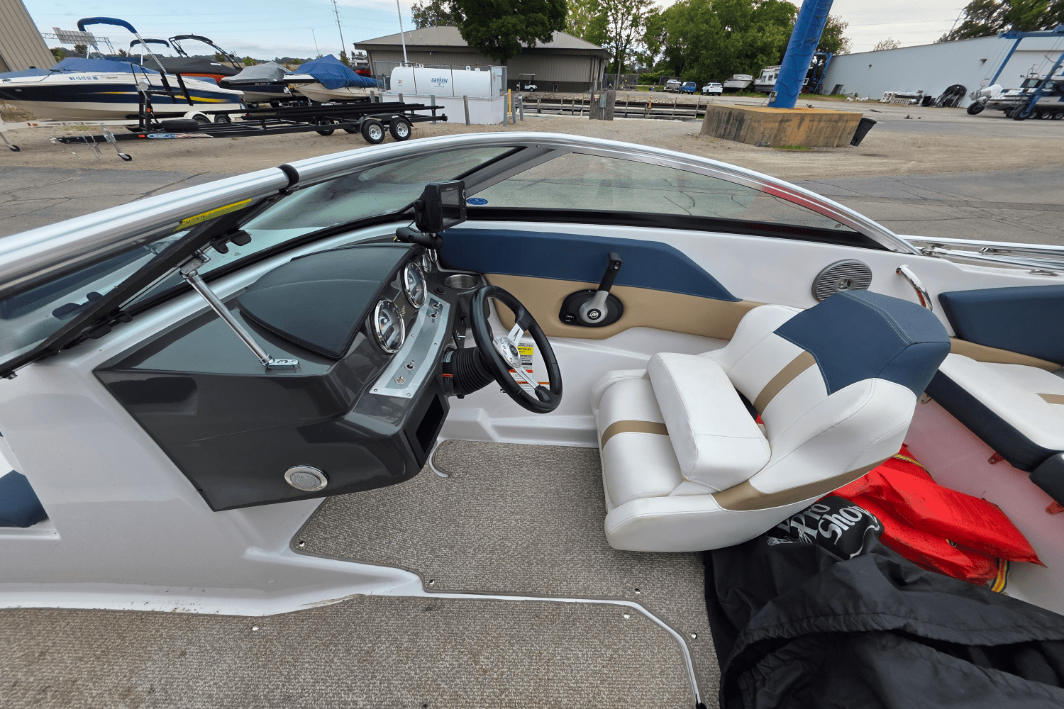 2015 Four Winns H 180 OB Image Thumbnail #8