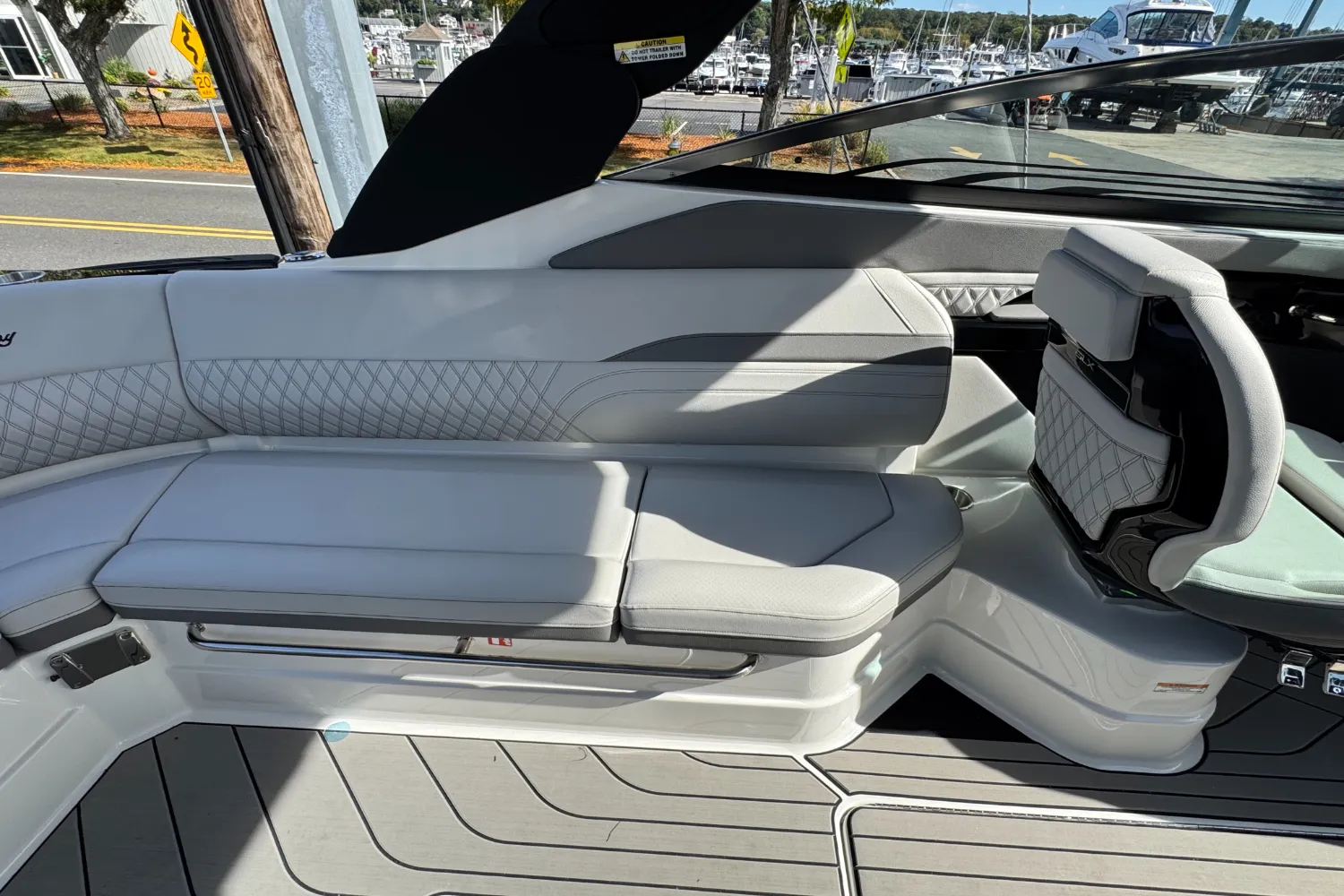 2026 Sea Ray SLX 280 Outboard Image Thumbnail #10