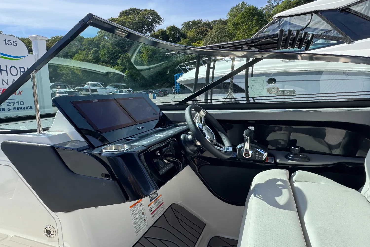 2026 Sea Ray SLX 280 Outboard Image Thumbnail #18
