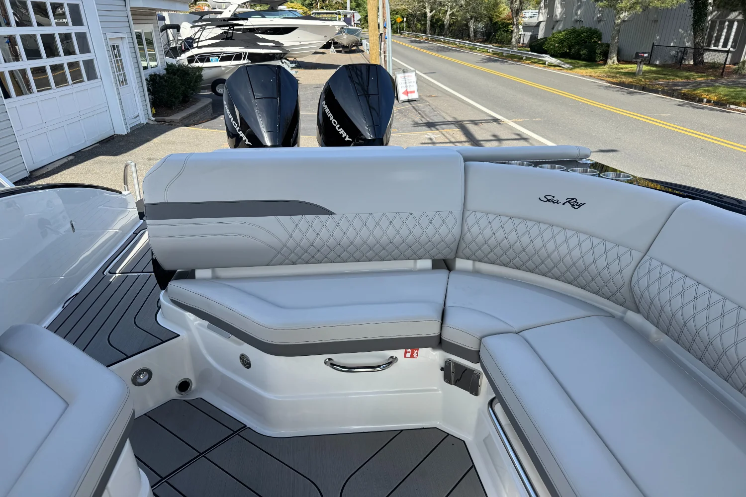 2026 Sea Ray SLX 280 Outboard Image Thumbnail #9