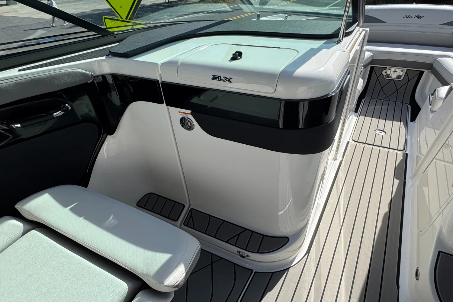 2026 Sea Ray SLX 280 Outboard Image Thumbnail #21