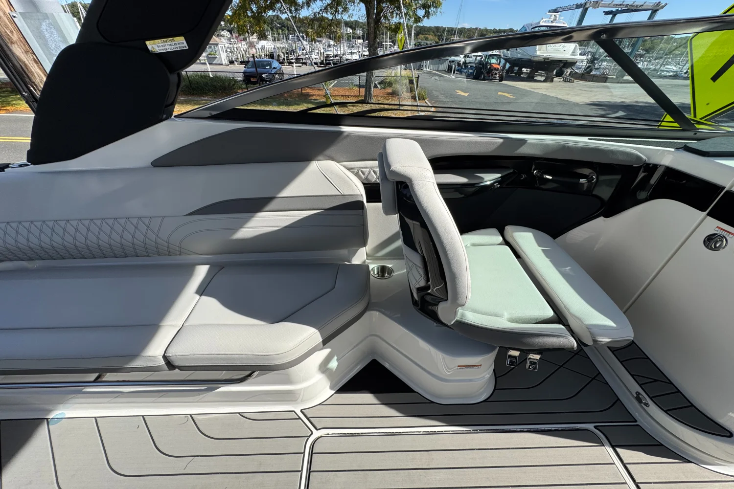 2026 Sea Ray SLX 280 Outboard Image Thumbnail #13