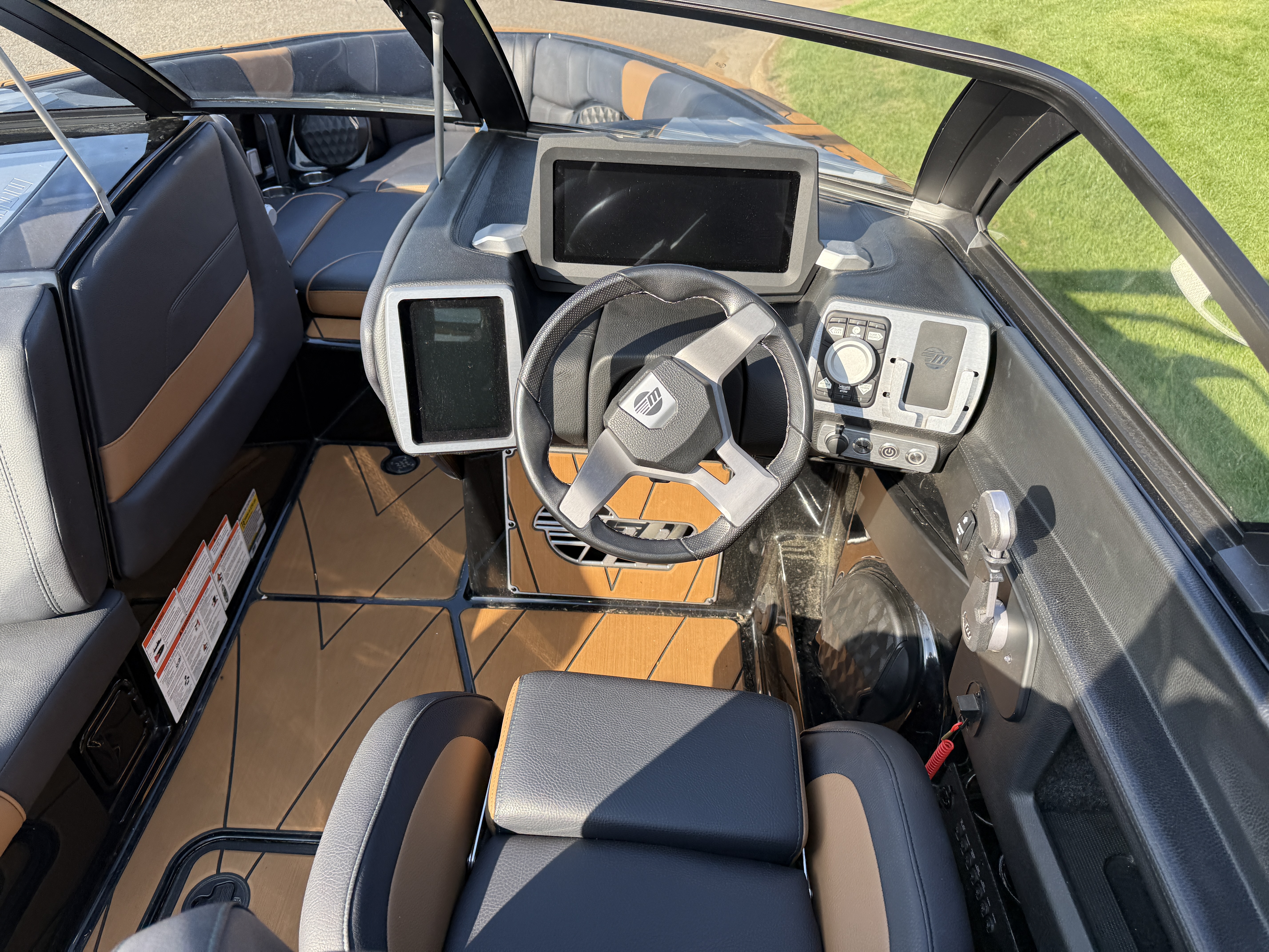 2022 Malibu WAKESETTER 23 LSV Image Thumbnail #2