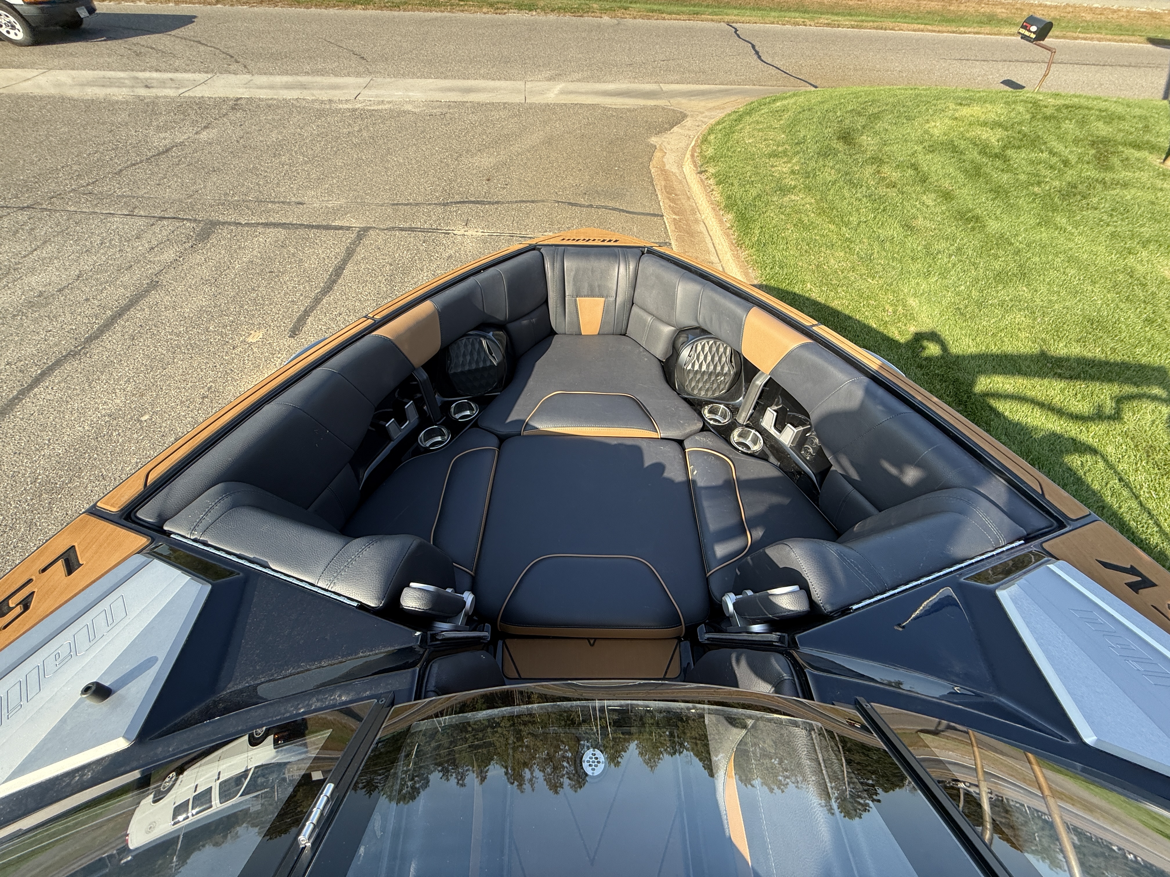 2022 Malibu WAKESETTER 23 LSV Image Thumbnail #1