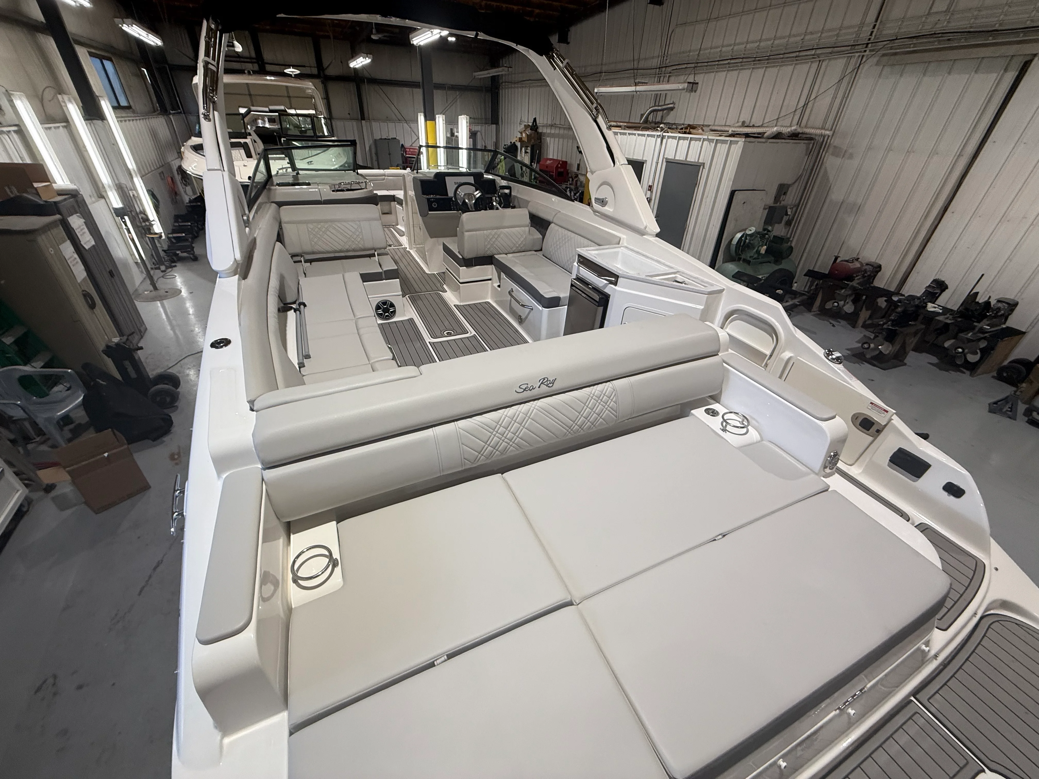 2026 Sea Ray SDX 290 Outboard Image Thumbnail #11