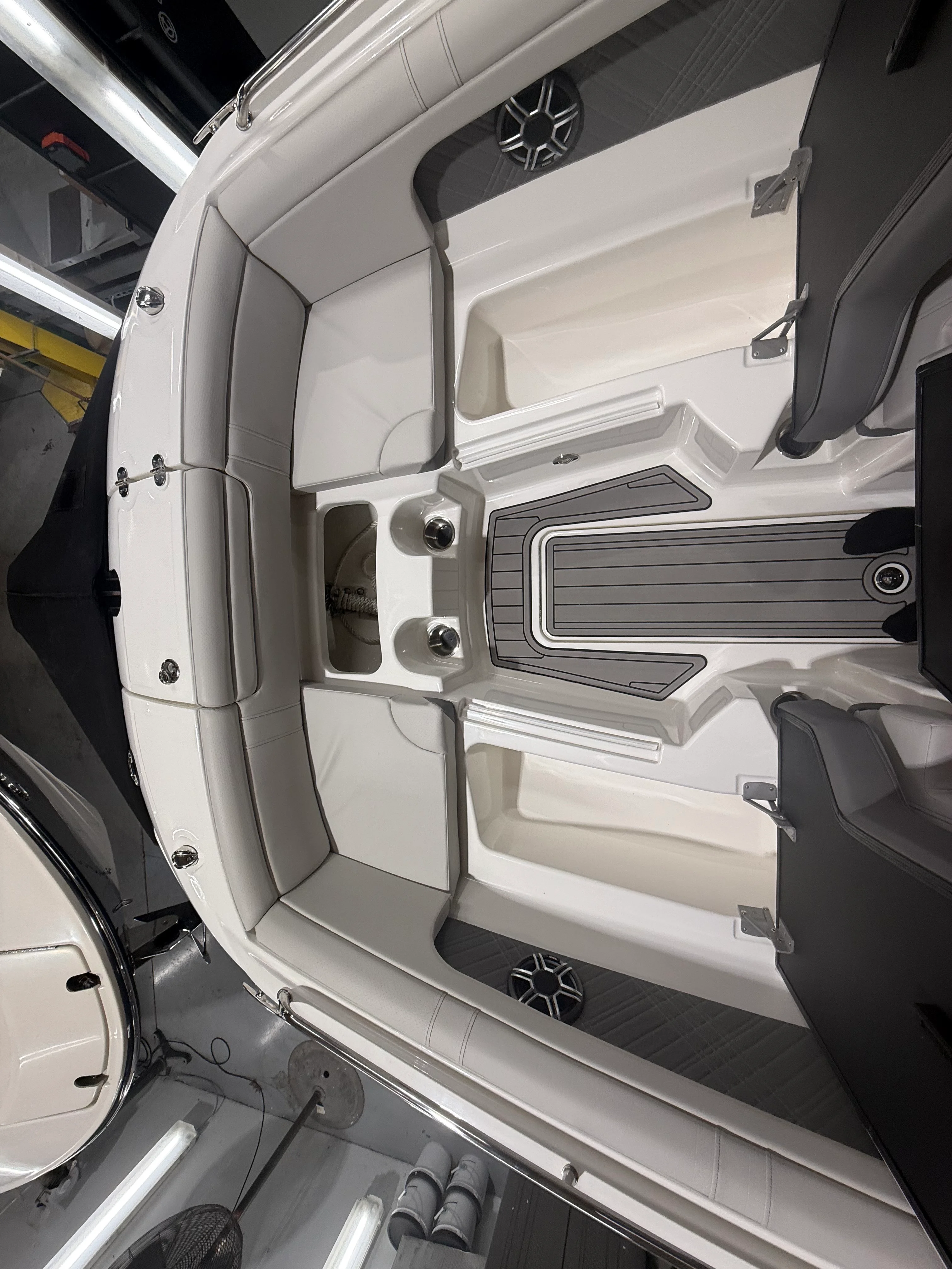 2026 Sea Ray SDX 290 Outboard Image Thumbnail #18