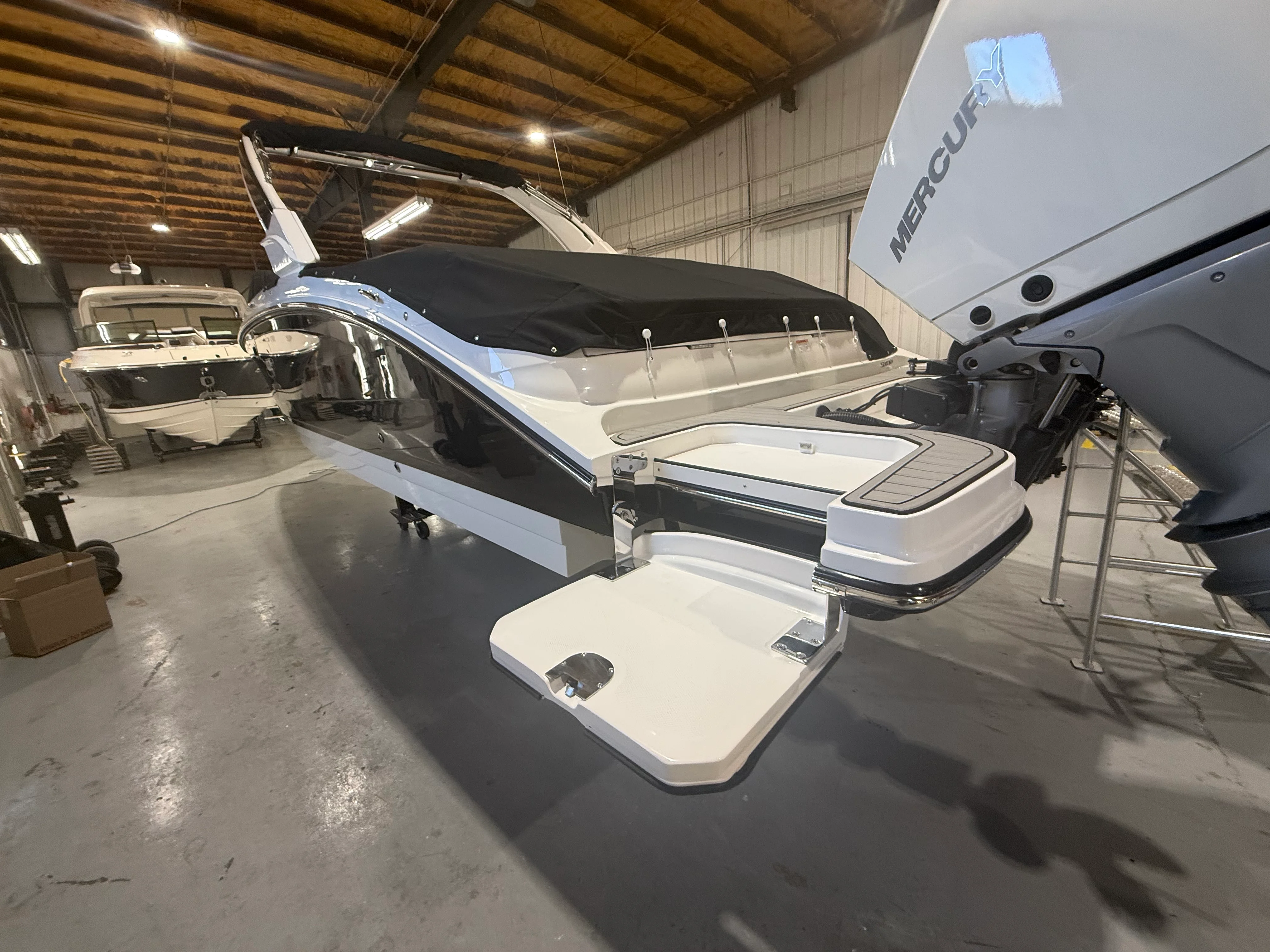 2026 Sea Ray SDX 290 Outboard Image Thumbnail #7