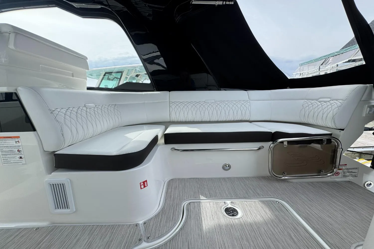 2026 Sea Ray Sundancer 370 Outboard Image Thumbnail #20