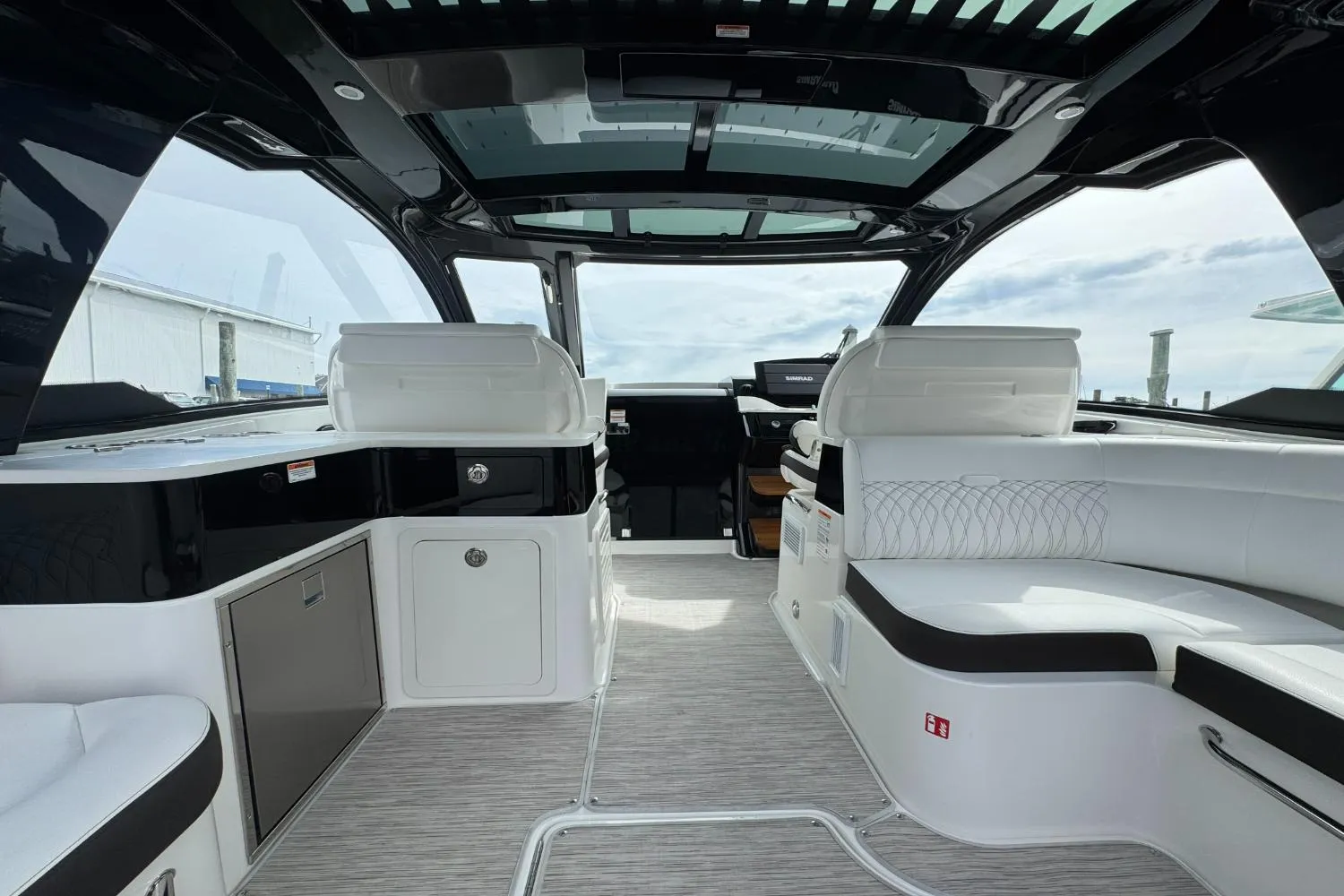 2026 Sea Ray Sundancer 370 Outboard Image Thumbnail #21
