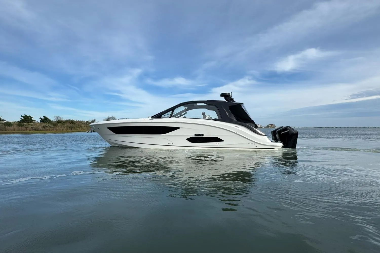 2026 Sea Ray Sundancer 370 Outboard Image Thumbnail #80